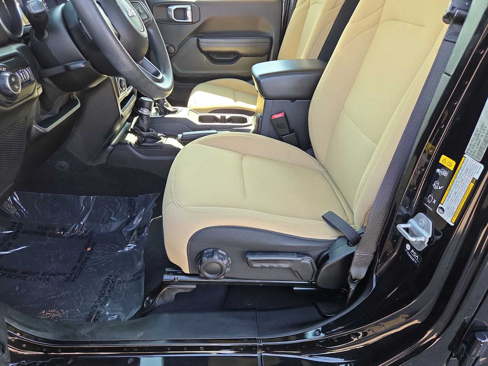 Thumbnail: 2021 Jeep Gladiator - 18