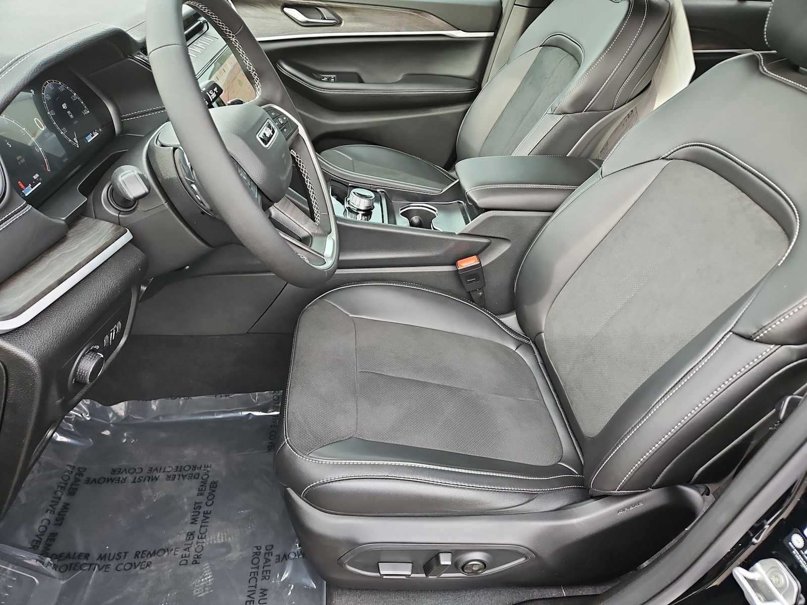 Thumbnail: 2026 Jeep Grand Cherokee - 16