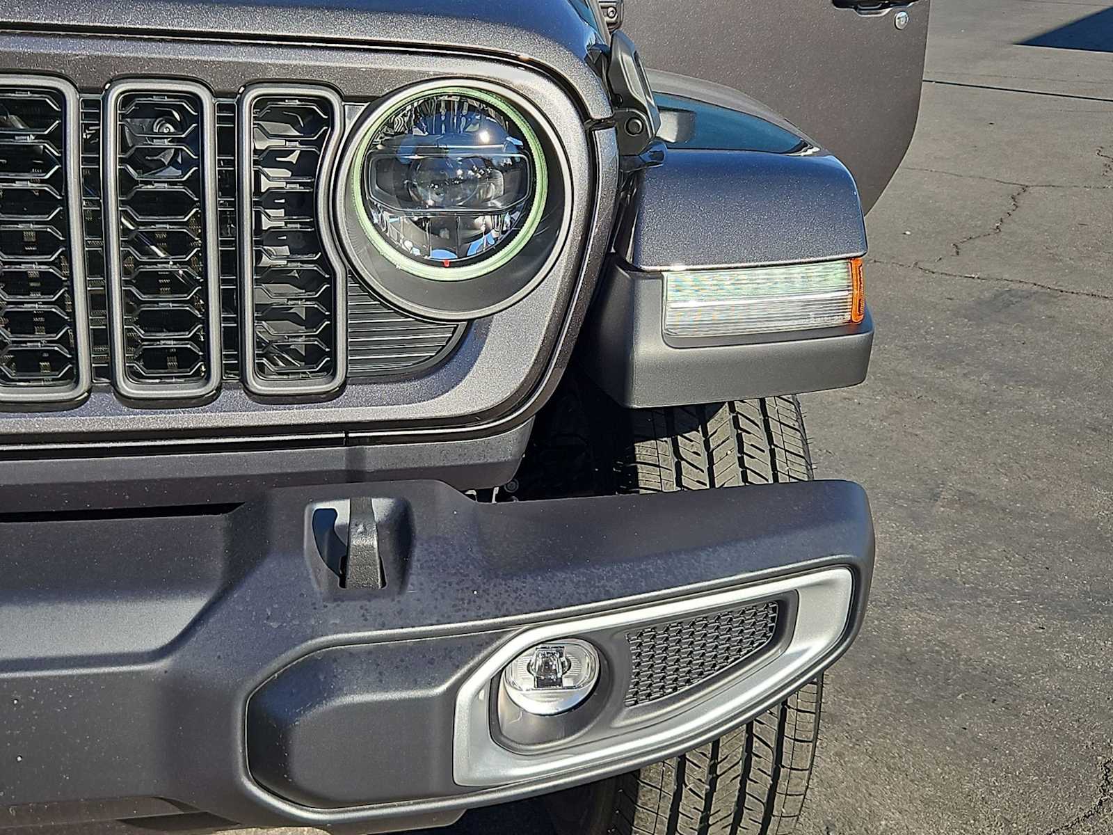 Thumbnail: 2026 Jeep Gladiator - 11