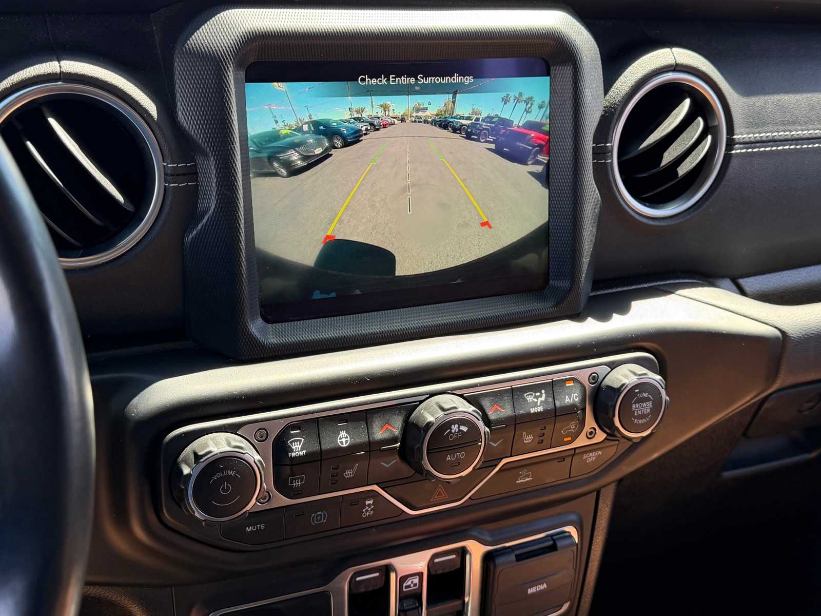 Thumbnail: 2023 Jeep Wrangler - 17