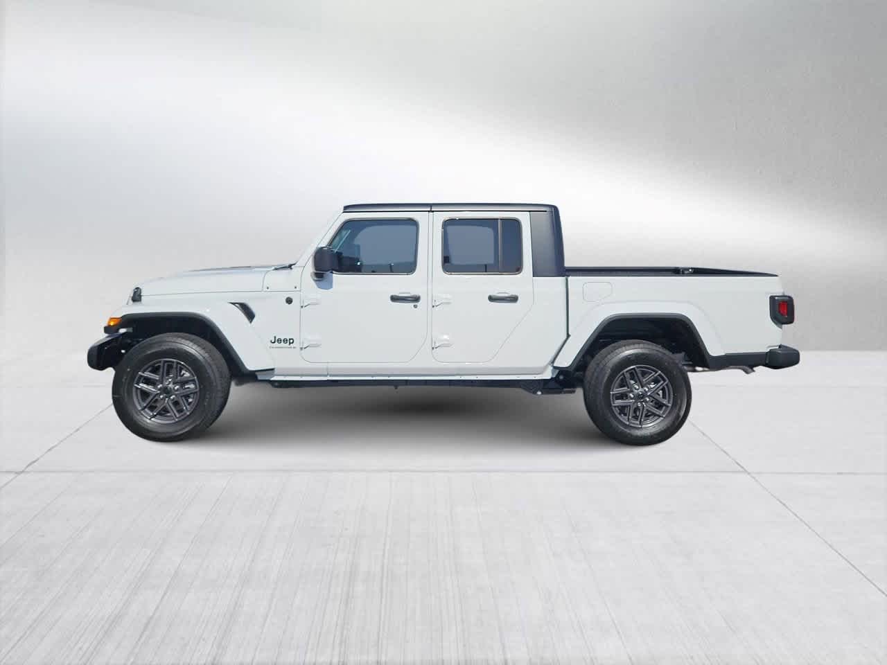Thumbnail: 2025 Jeep Gladiator - 5