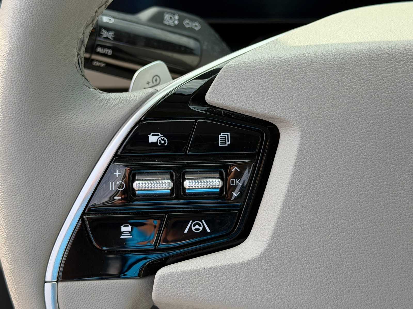 Thumbnail: 2023 Kia Niro - 13
