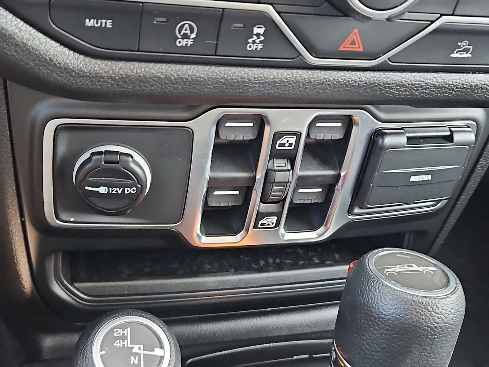 Thumbnail: 2026 Jeep Gladiator - 28