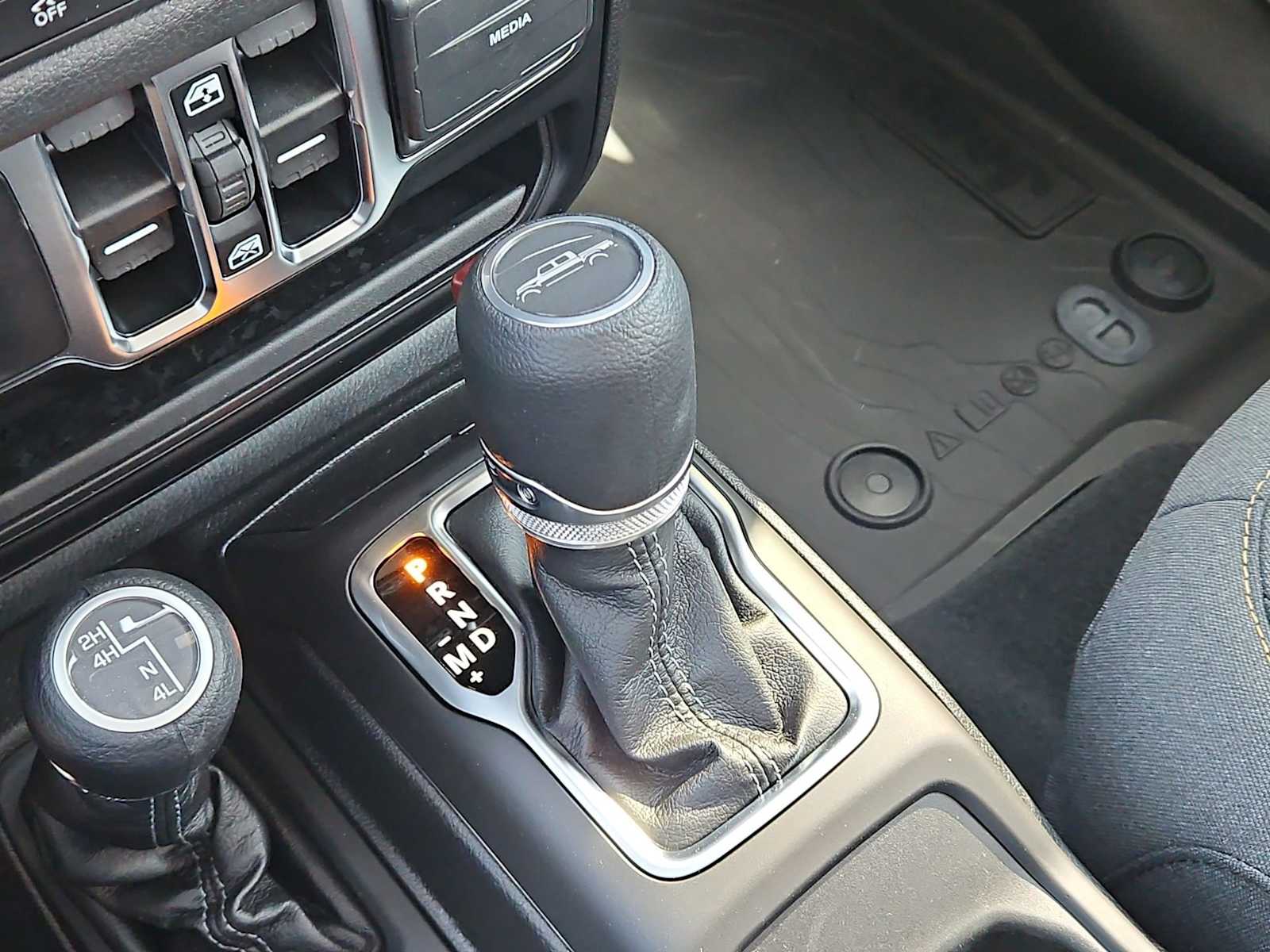 Thumbnail: 2025 Jeep Gladiator - 28