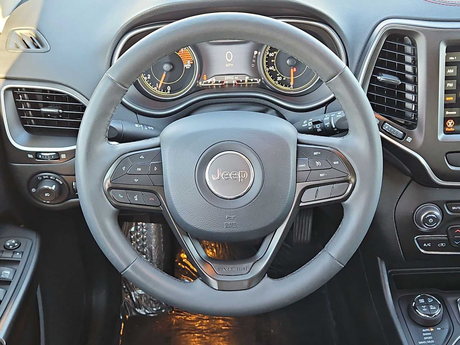 Thumbnail: 2022 Jeep Cherokee - 23