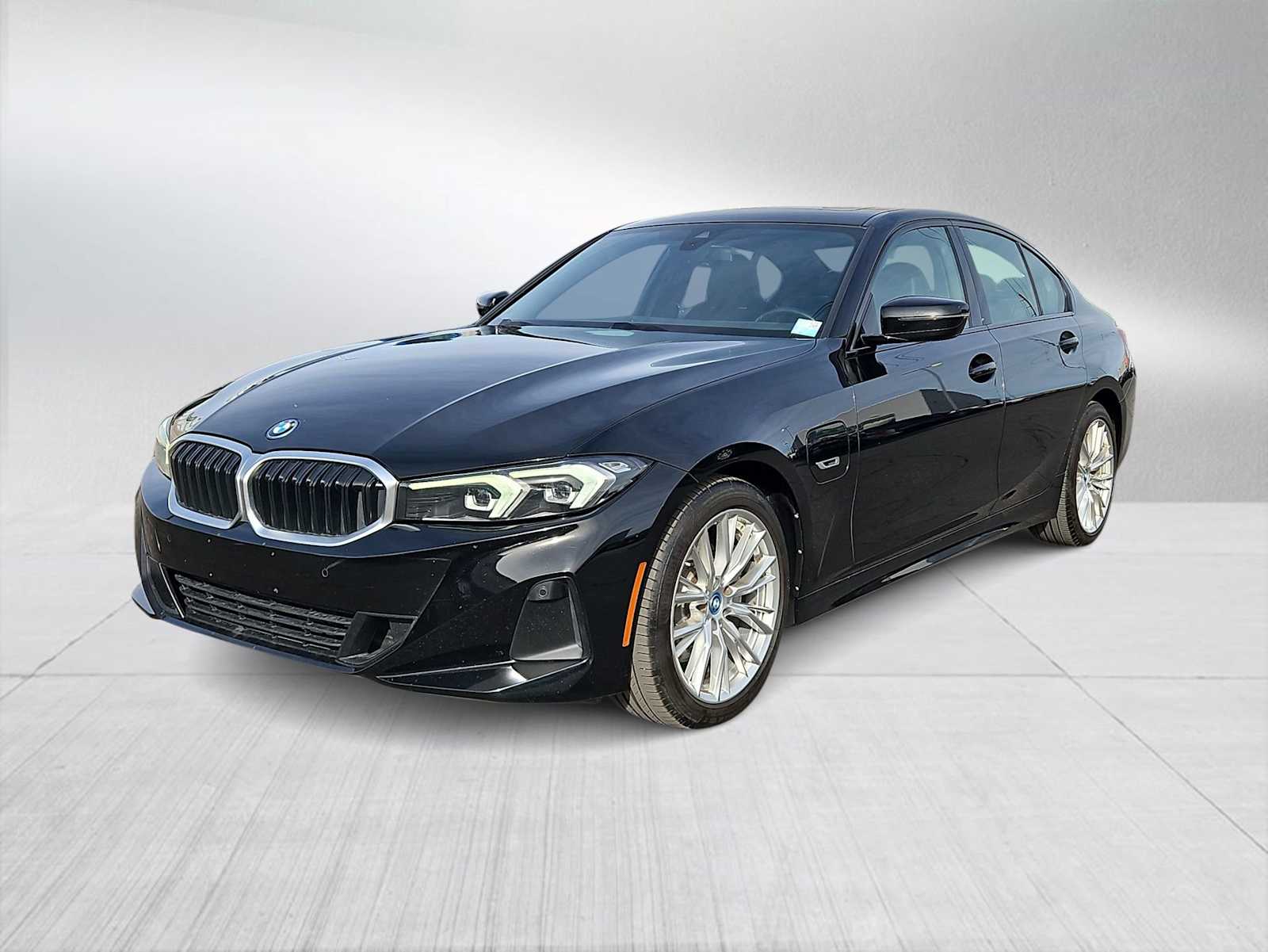 Thumbnail: 2023 BMW 3 Series - 4