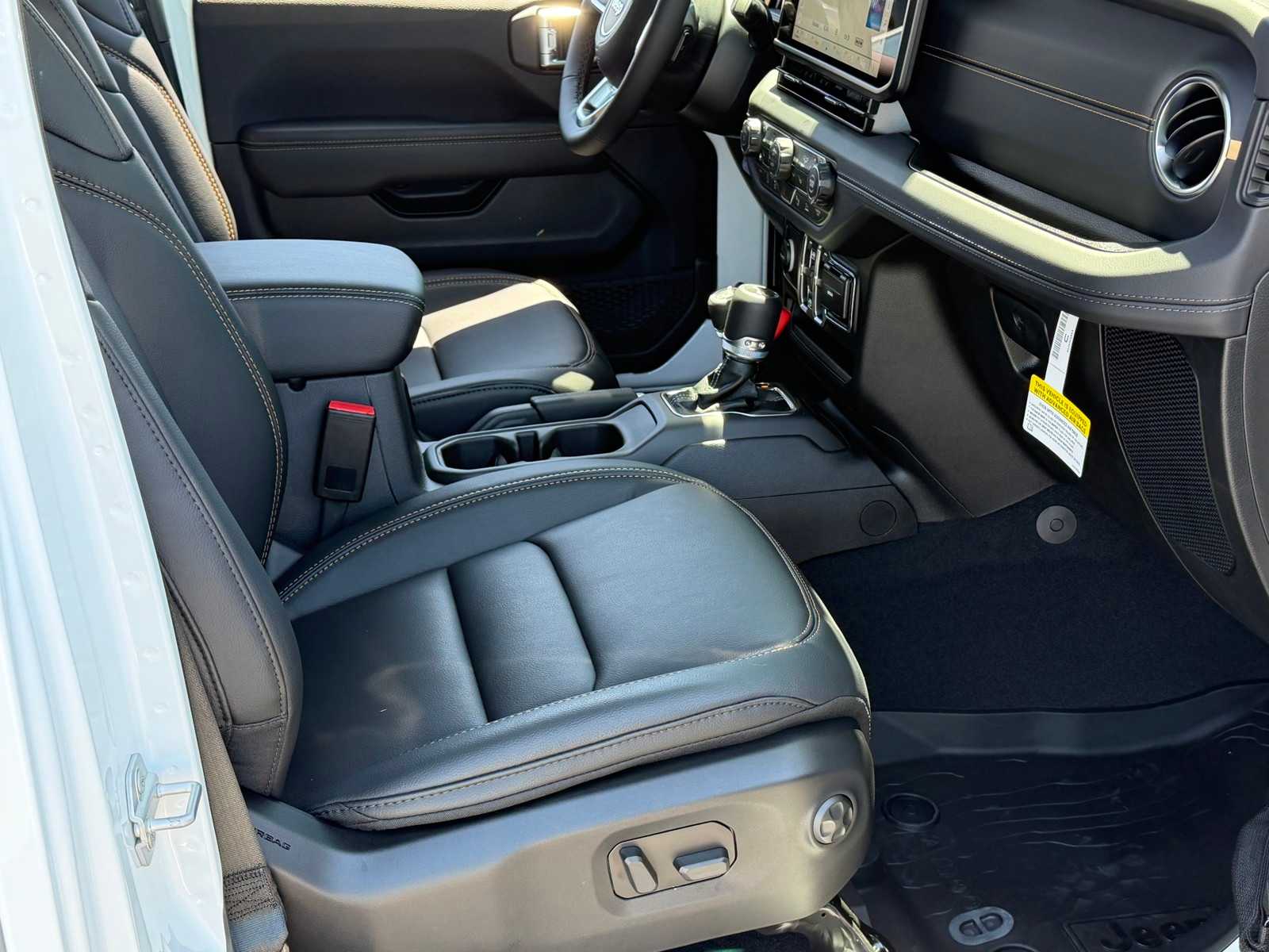 Thumbnail: 2026 Jeep Wrangler - 25