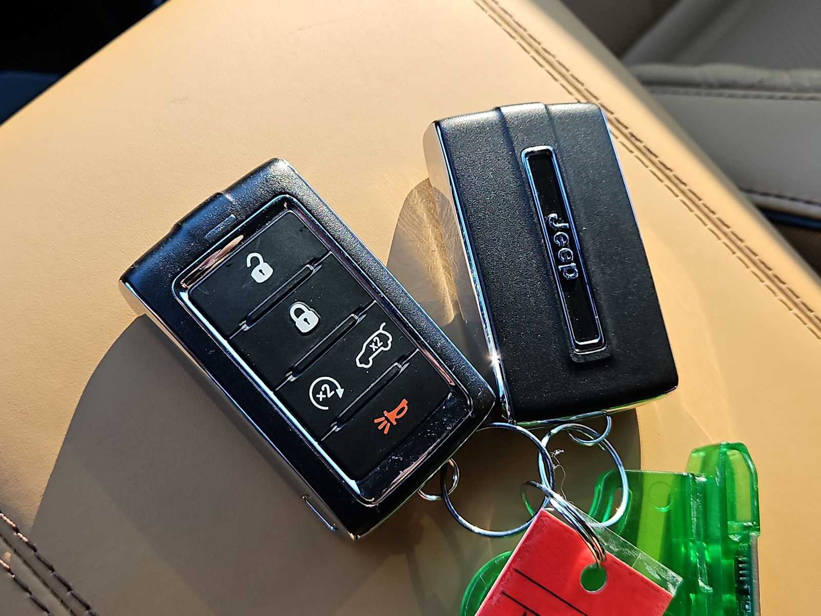 Thumbnail: 2022 Jeep Grand Cherokee - 37