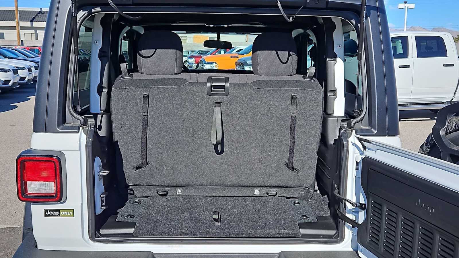 Thumbnail: 2023 Jeep Wrangler - 27