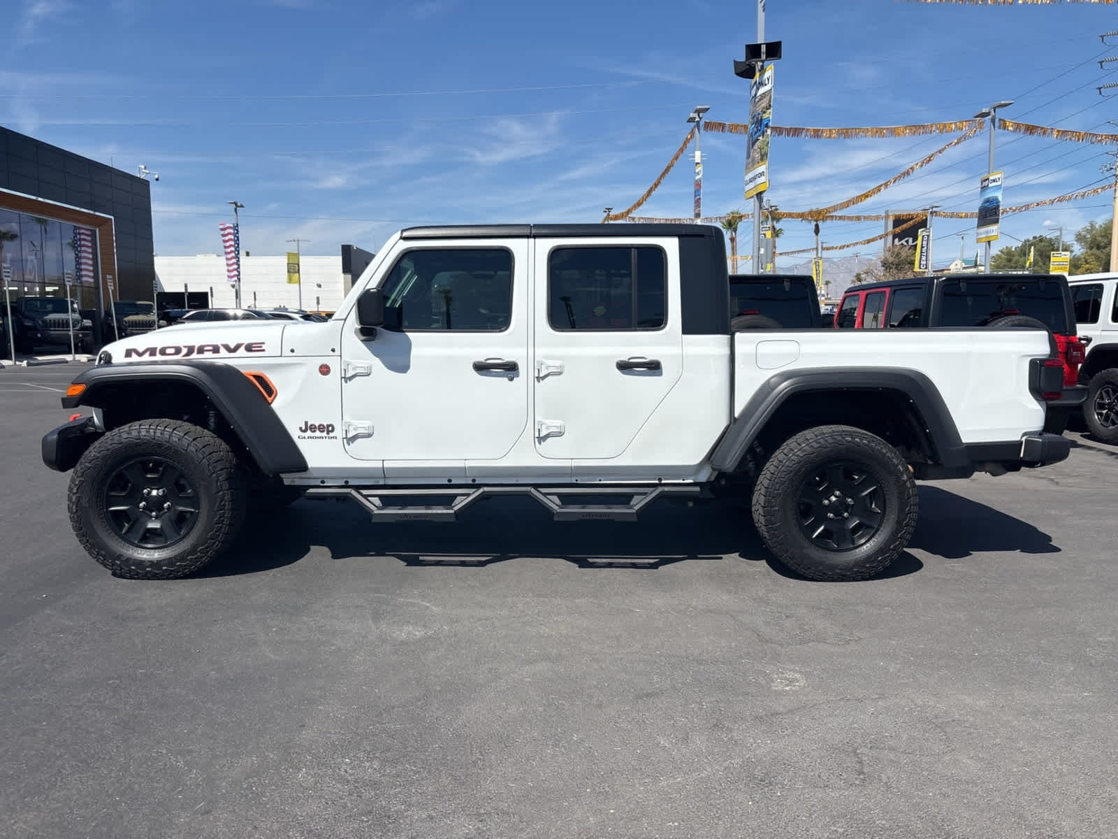 Thumbnail: 2021 Jeep Gladiator - 7