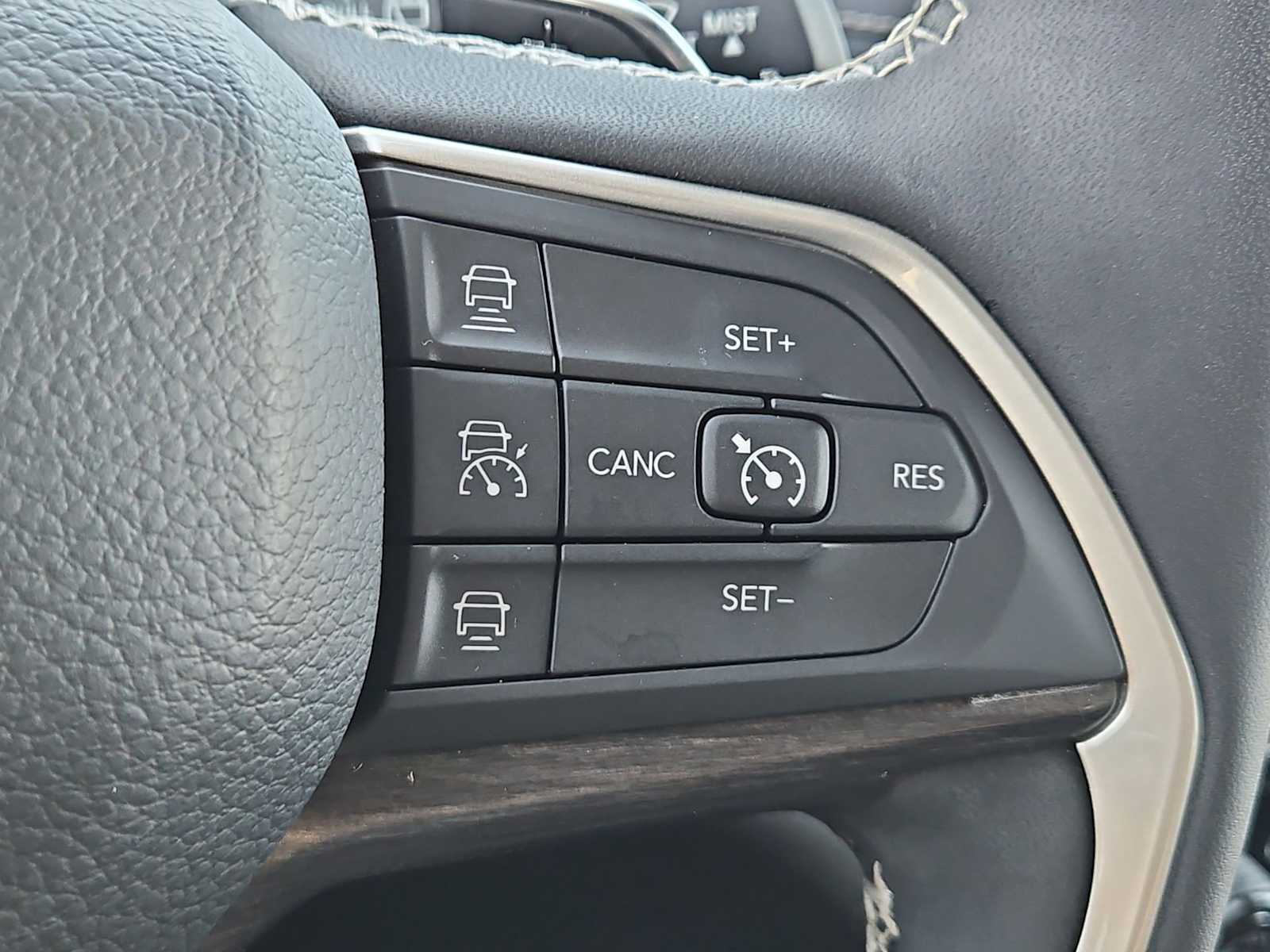 Thumbnail: 2022 Jeep Grand Cherokee - 26