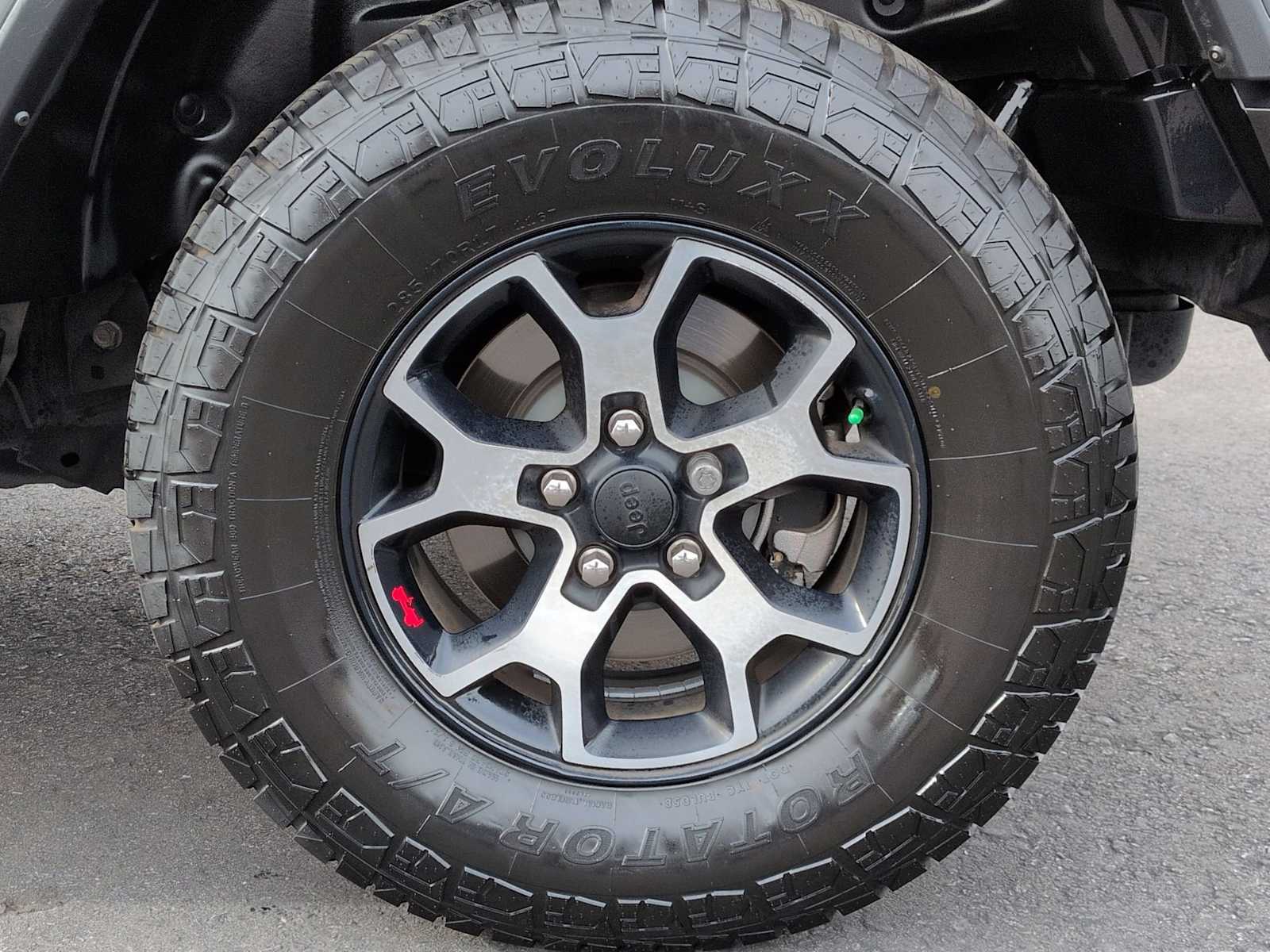 Thumbnail: 2021 Jeep Wrangler - 14