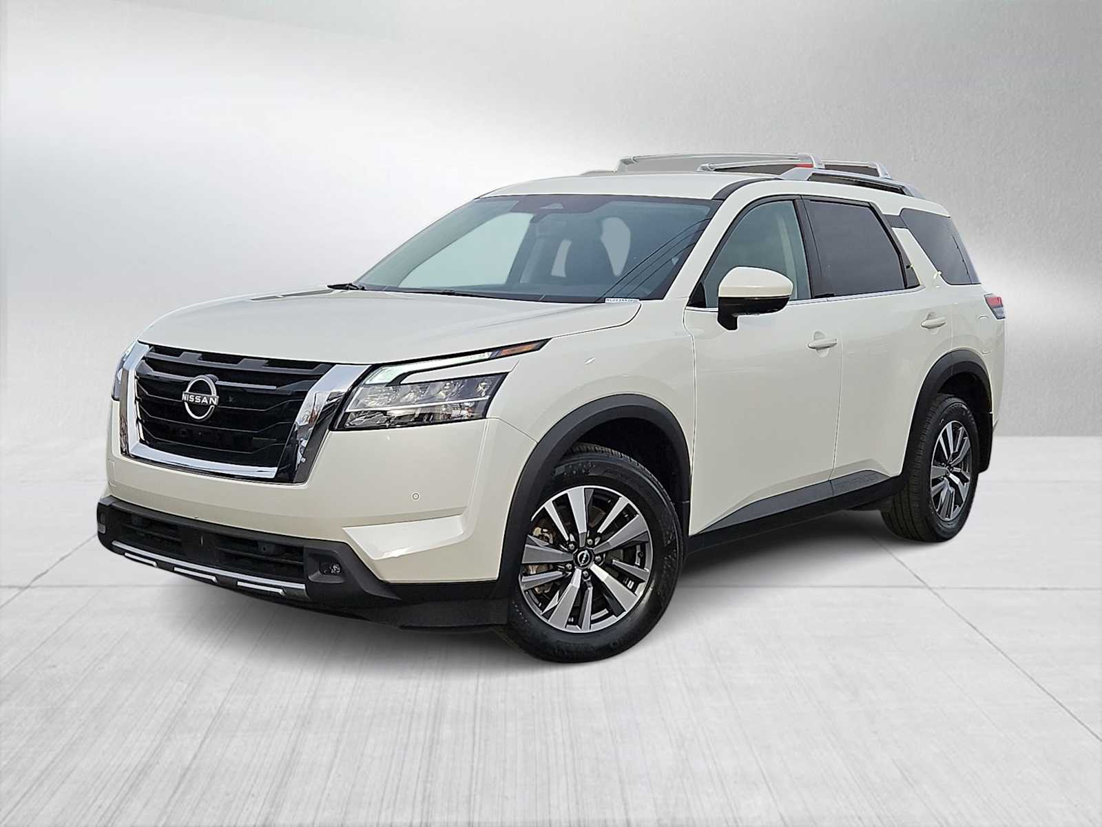 2024 Nissan Pathfinder SL's photo