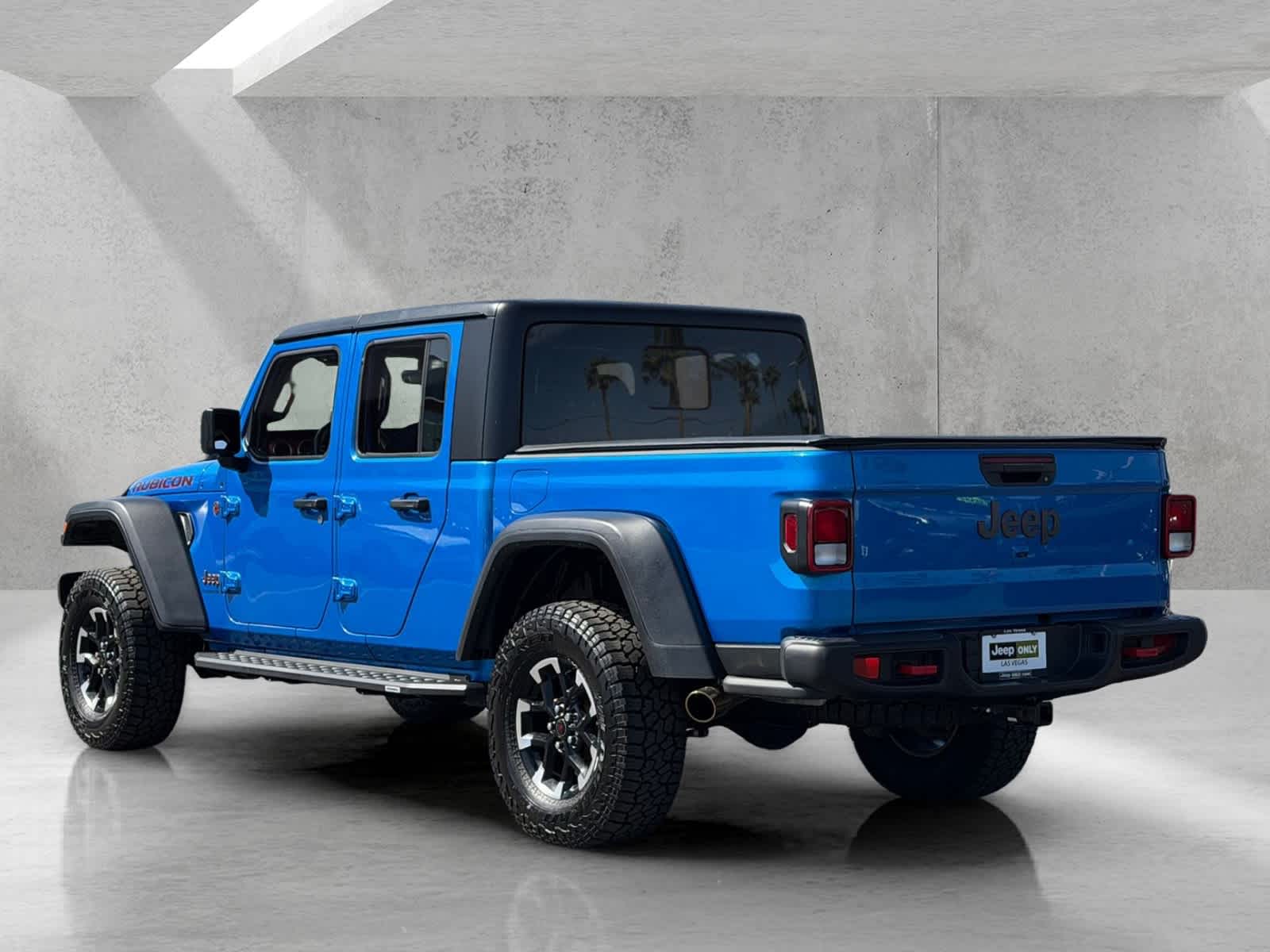 Thumbnail: 2023 Jeep Gladiator - 3
