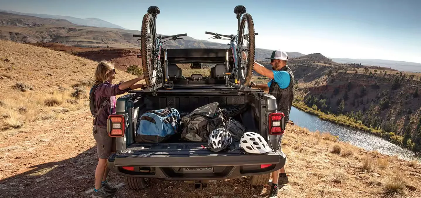 Used Jeep Gladiator Las Vegas Bike Hauler Jeep Gladiator hauling mountain bikes in its five-foot cargo bed