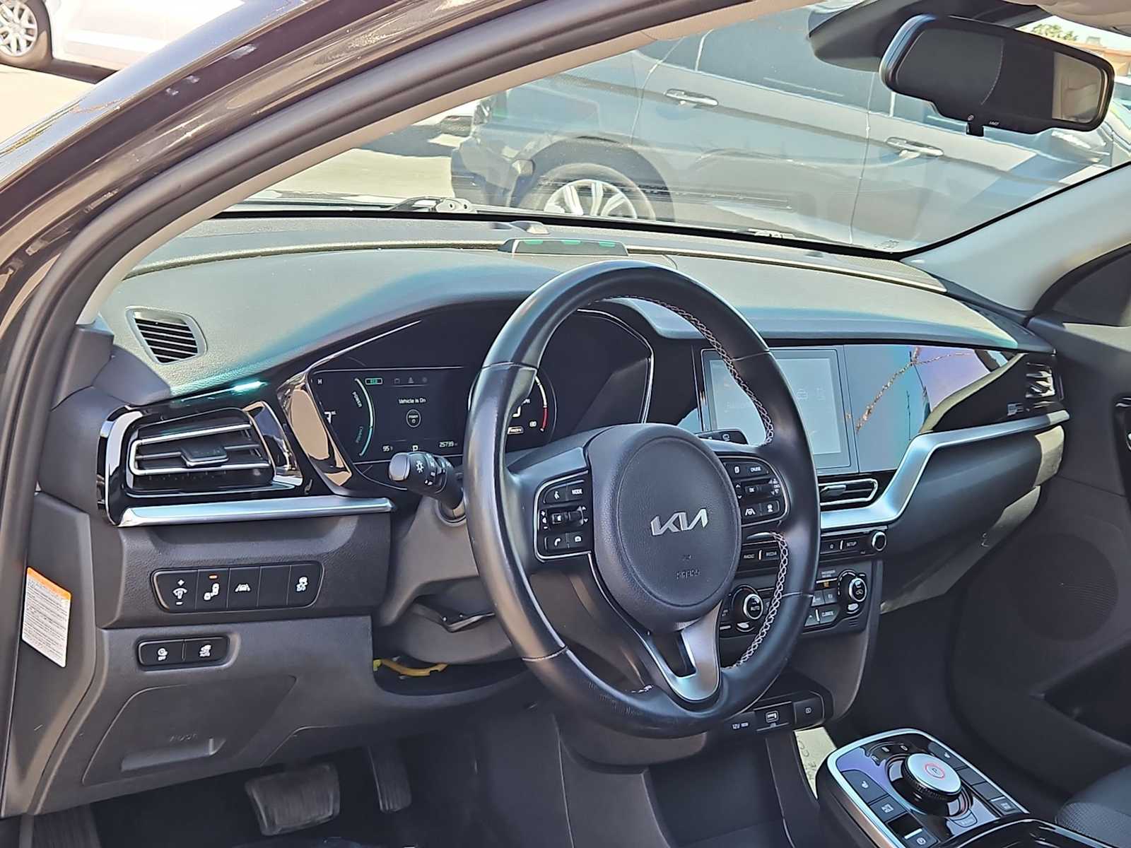 2022 Kia Niro S 10