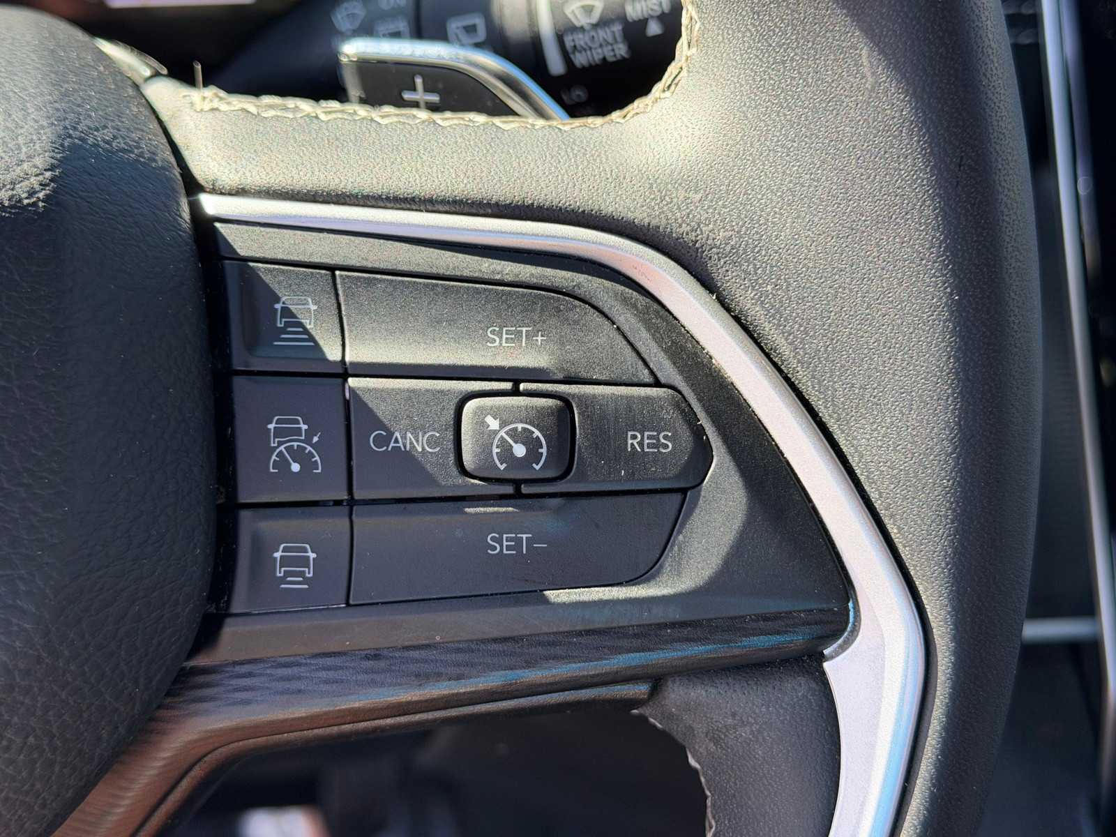 Thumbnail: 2024 Jeep Grand Cherokee - 16