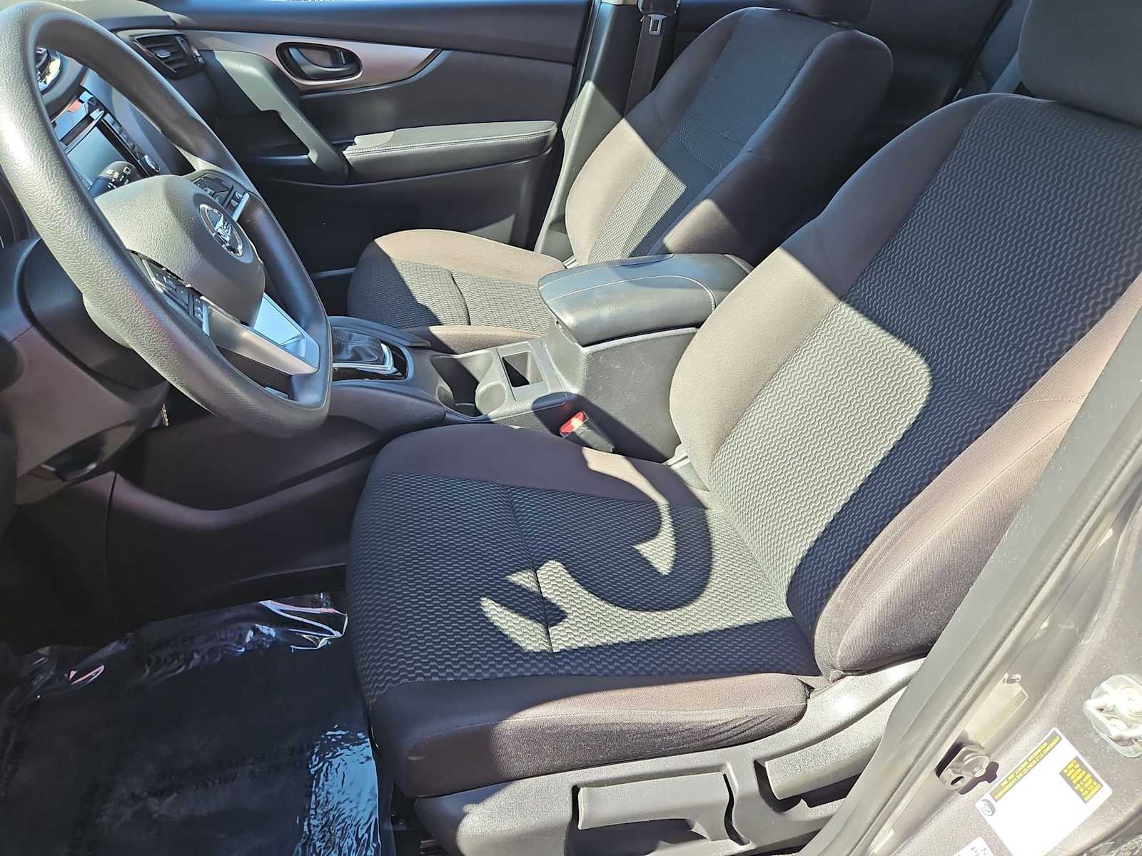 Thumbnail: 2021 Nissan Rogue Sport - 15