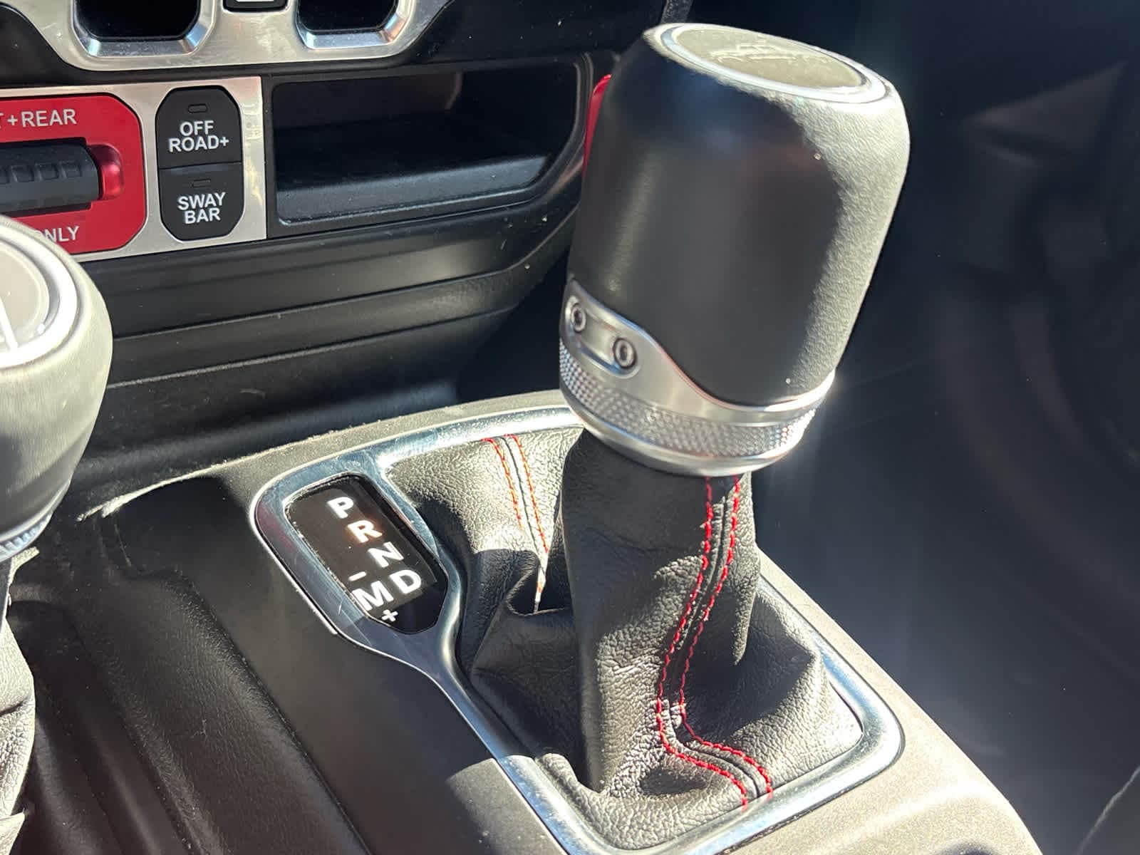 Thumbnail: 2022 Jeep Gladiator - 25