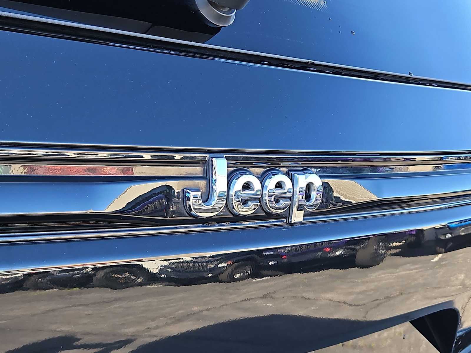 Thumbnail: 2023 Jeep Grand Cherokee - 11