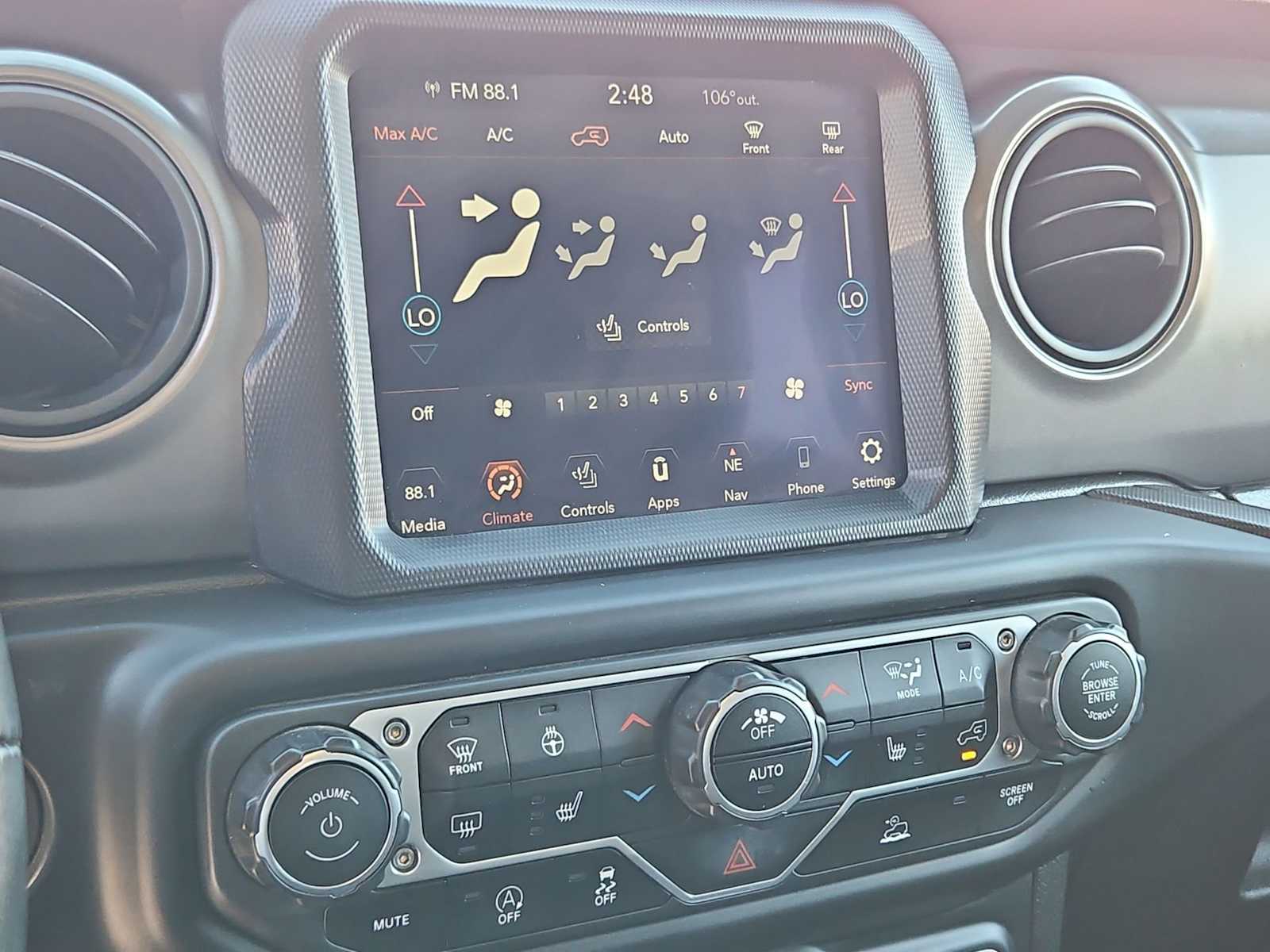 Thumbnail: 2023 Jeep Wrangler - 27