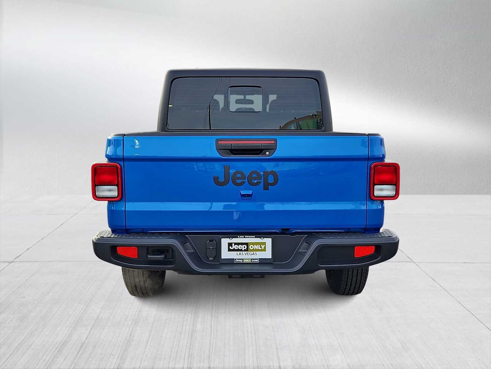 Thumbnail: 2026 Jeep Gladiator - 7