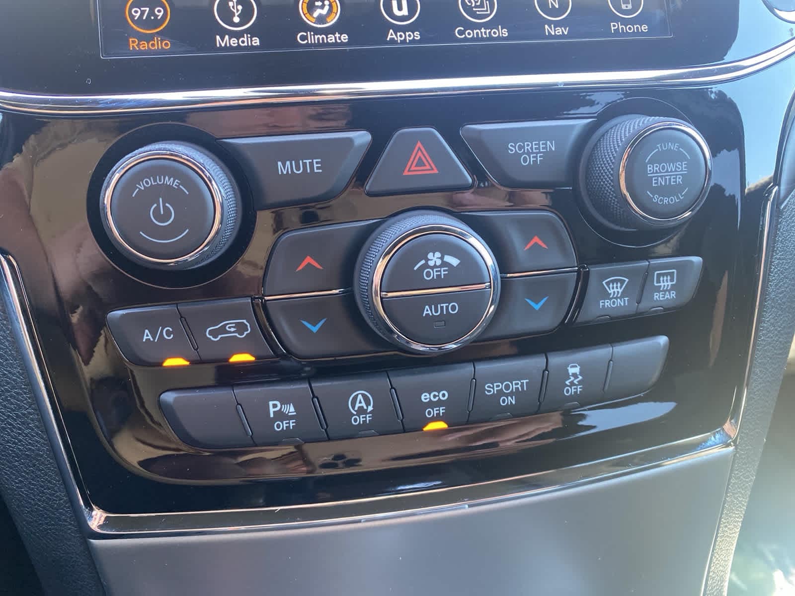 Thumbnail: 2019 Jeep Grand Cherokee - 11