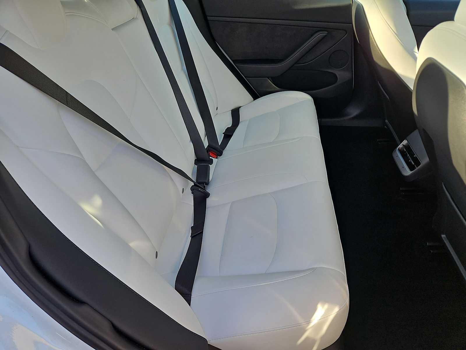 Thumbnail: 2023 Tesla Model 3 - 21