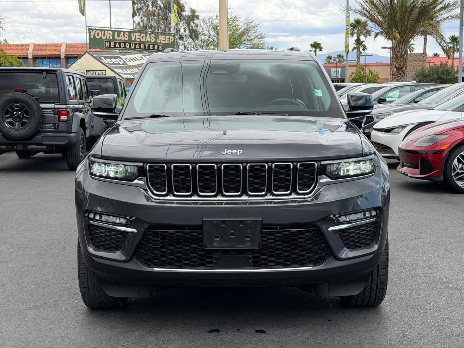 Thumbnail: 2022 Jeep Grand Cherokee - 9