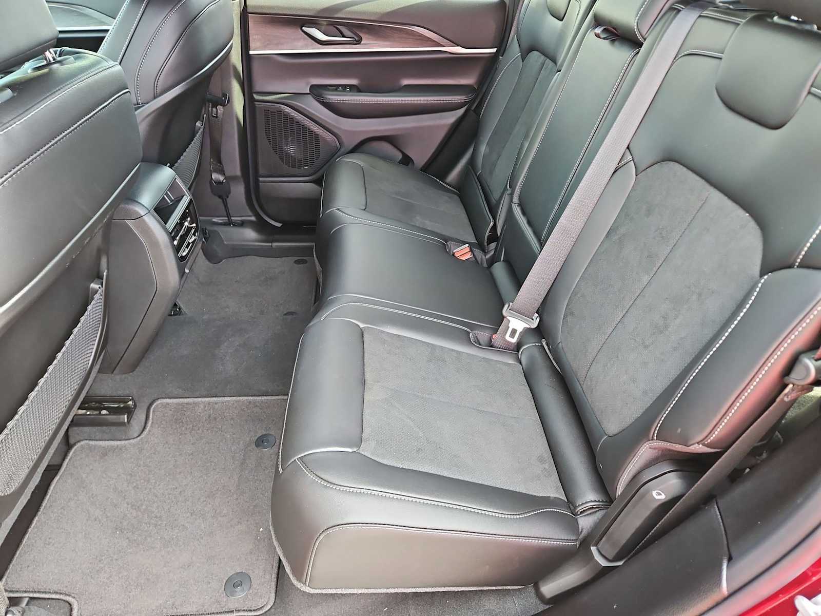 Thumbnail: 2026 Jeep Grand Cherokee - 20