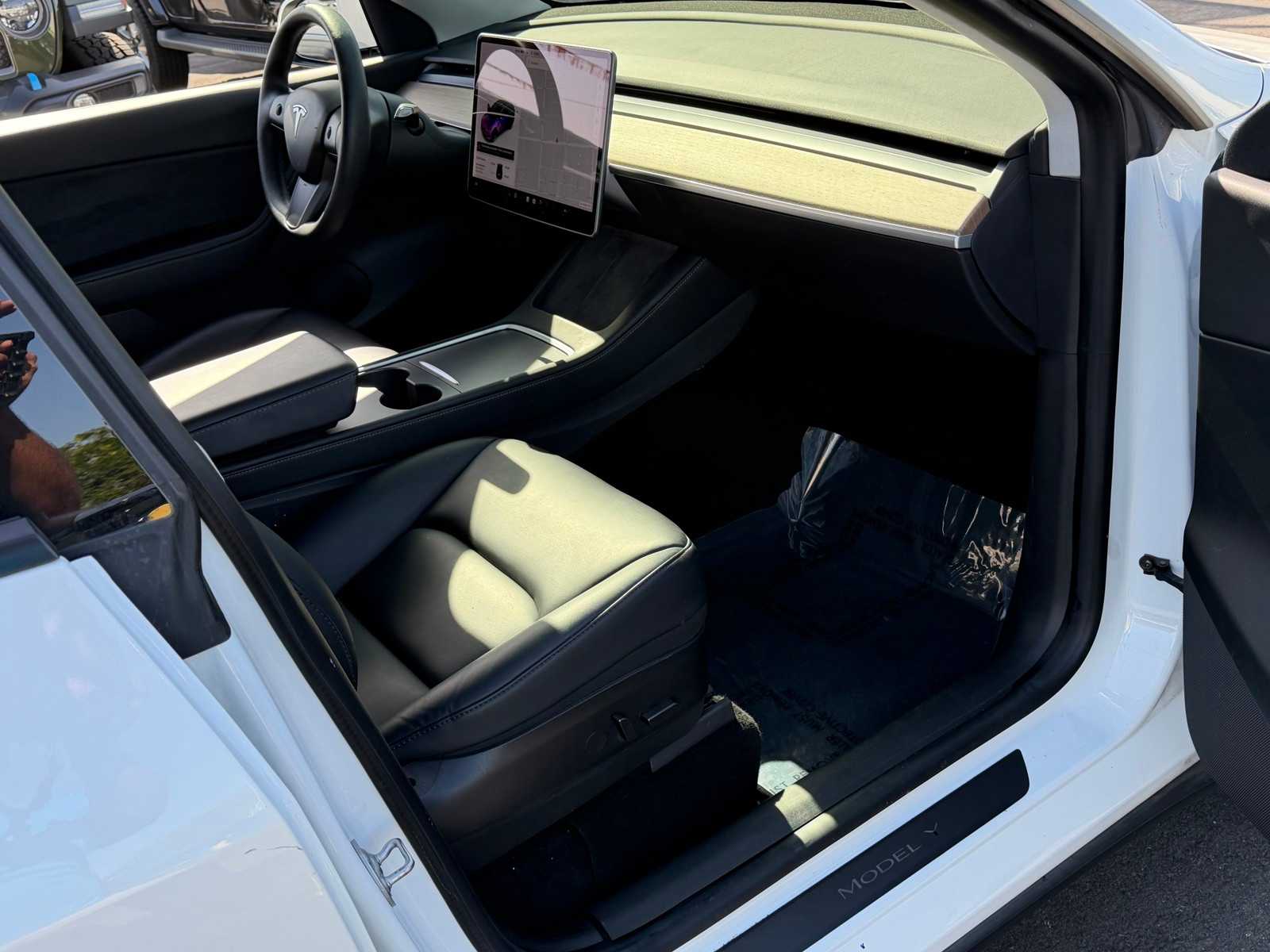 Thumbnail: 2021 Tesla Model Y - 42