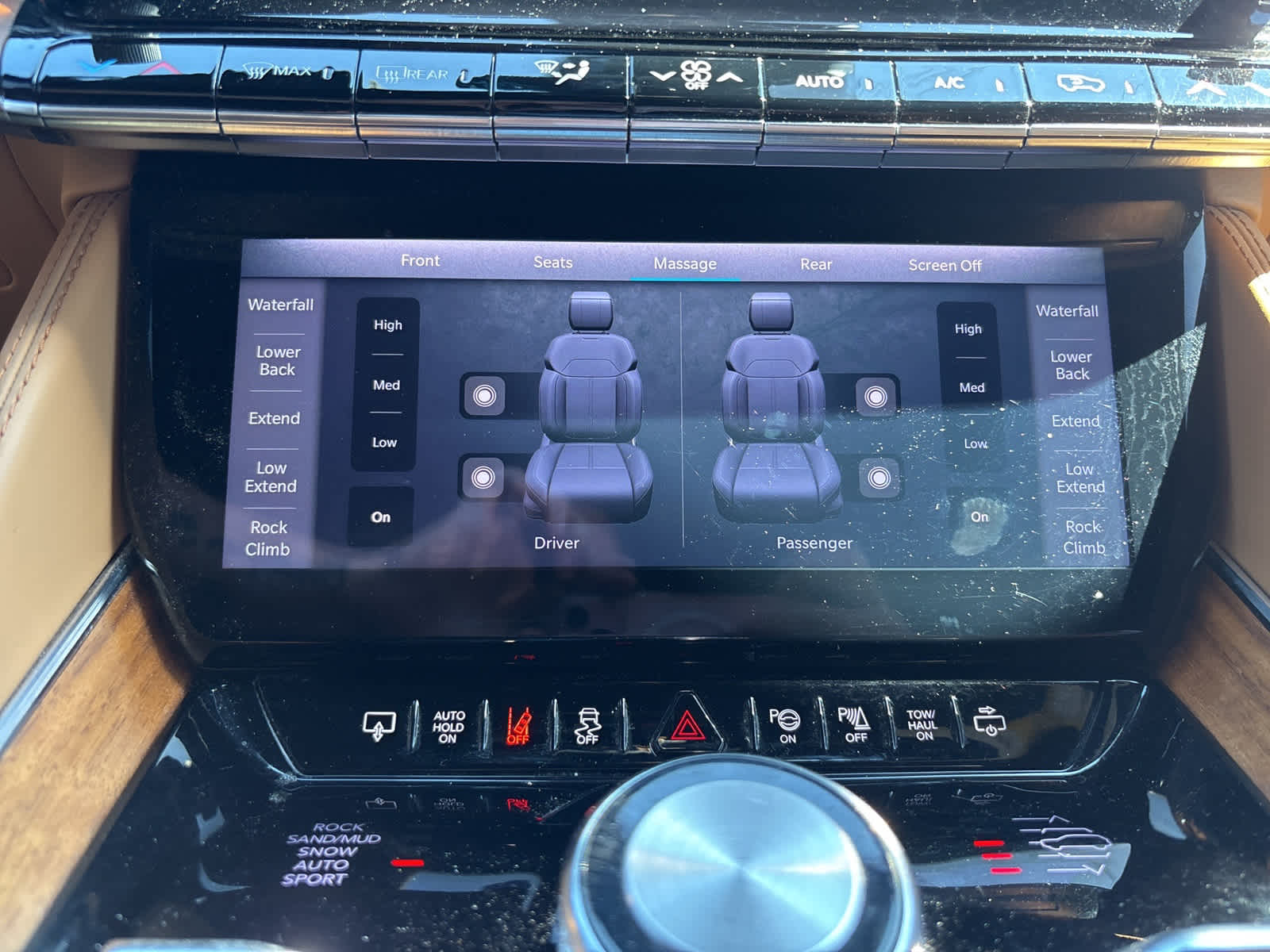 Thumbnail: 2022 Jeep Grand Wagoneer - 15