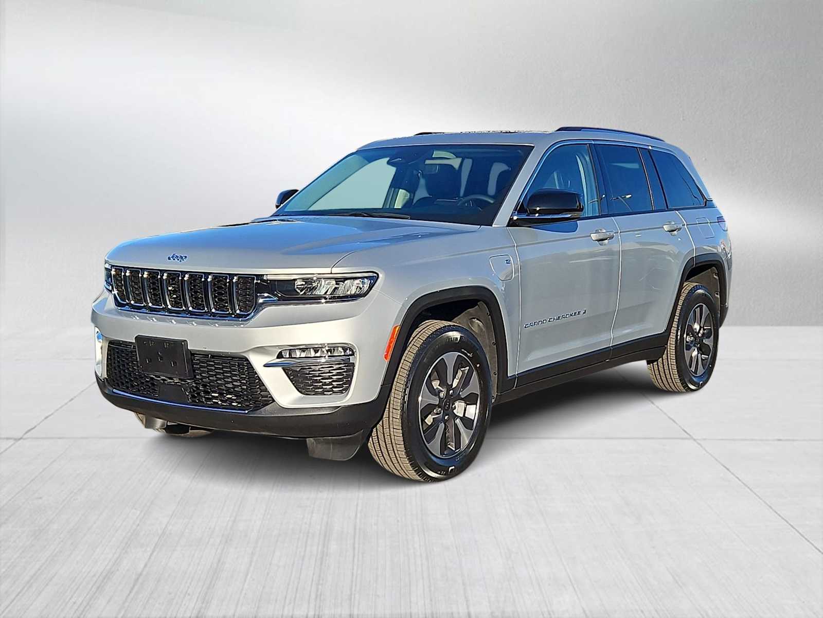 Thumbnail: 2022 Jeep Grand Cherokee - 4