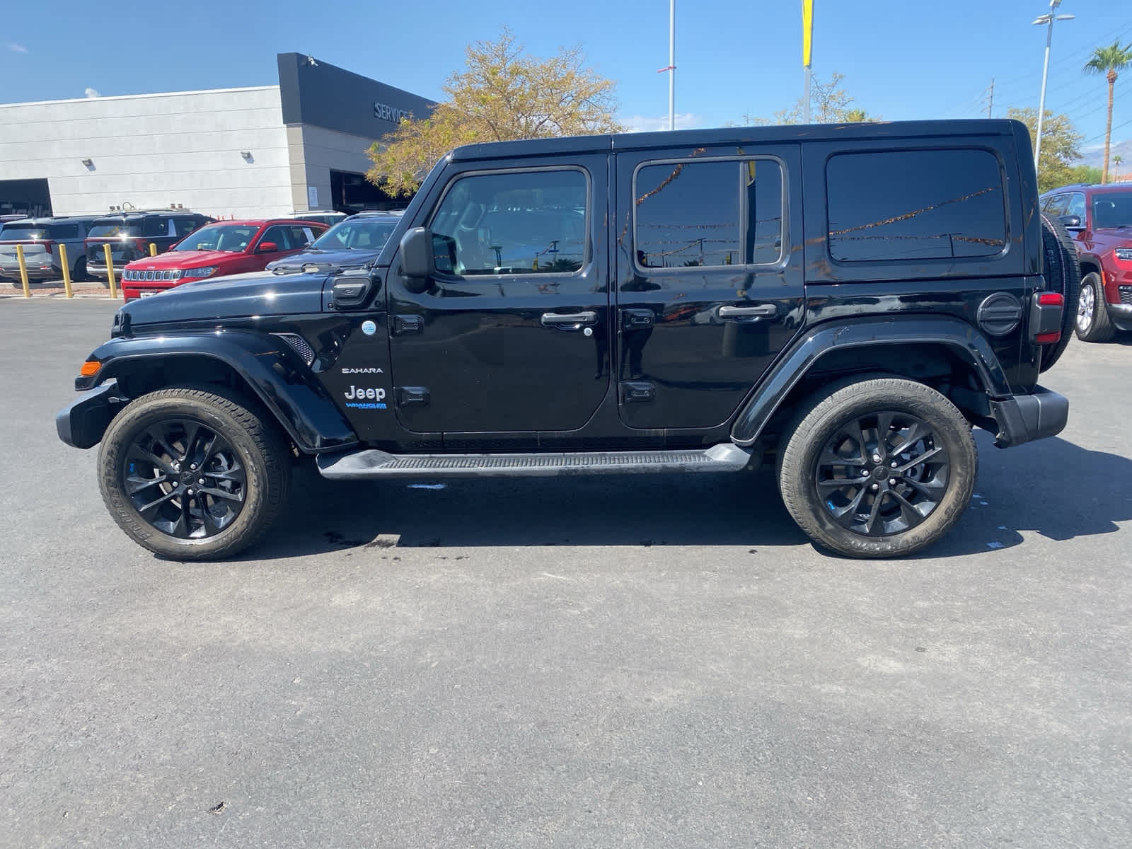 Thumbnail: 2022 Jeep Wrangler - 8