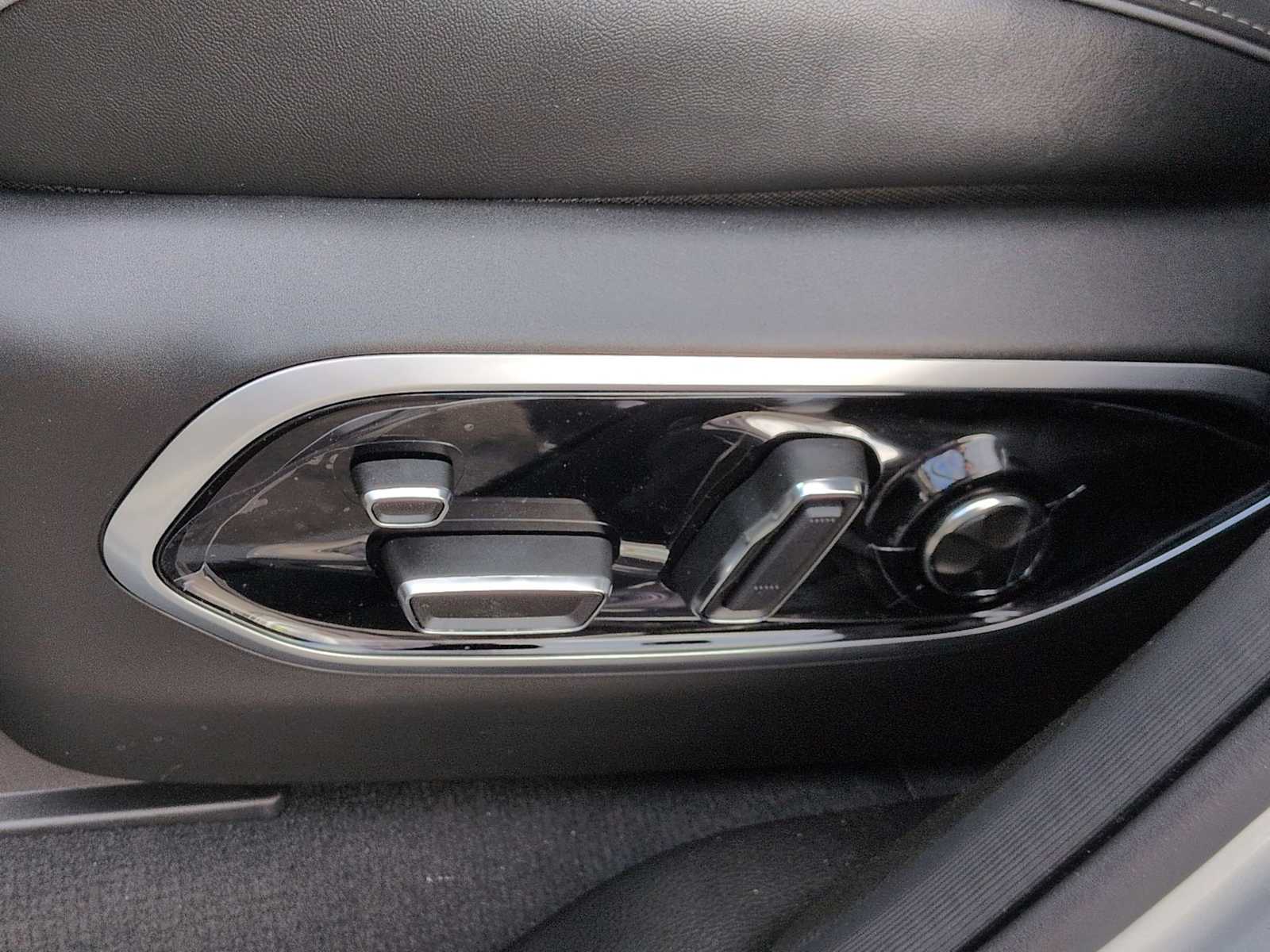 Thumbnail: 2025 Jeep Grand Cherokee - 18