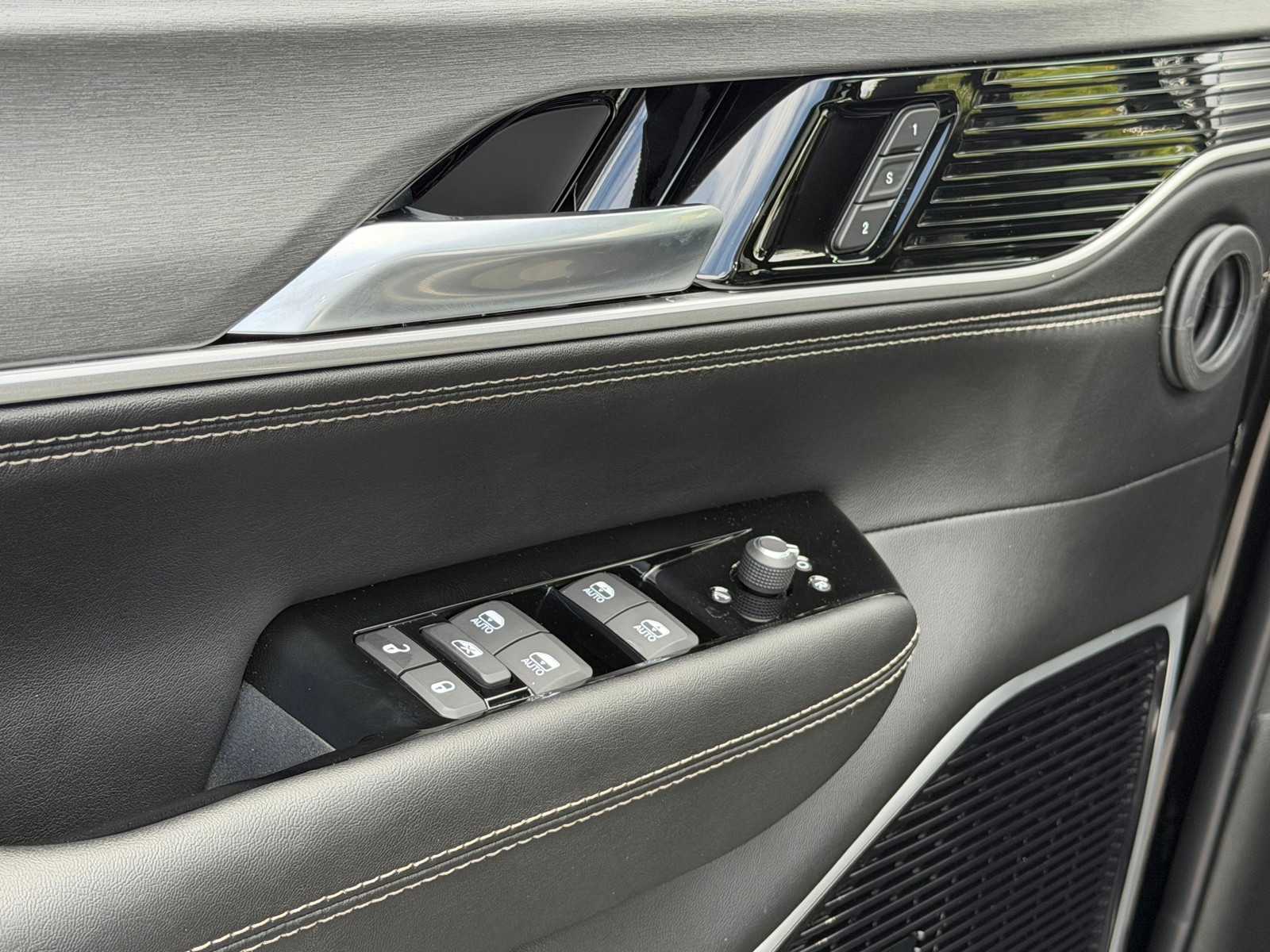 Thumbnail: 2026 Jeep Grand Wagoneer - 10
