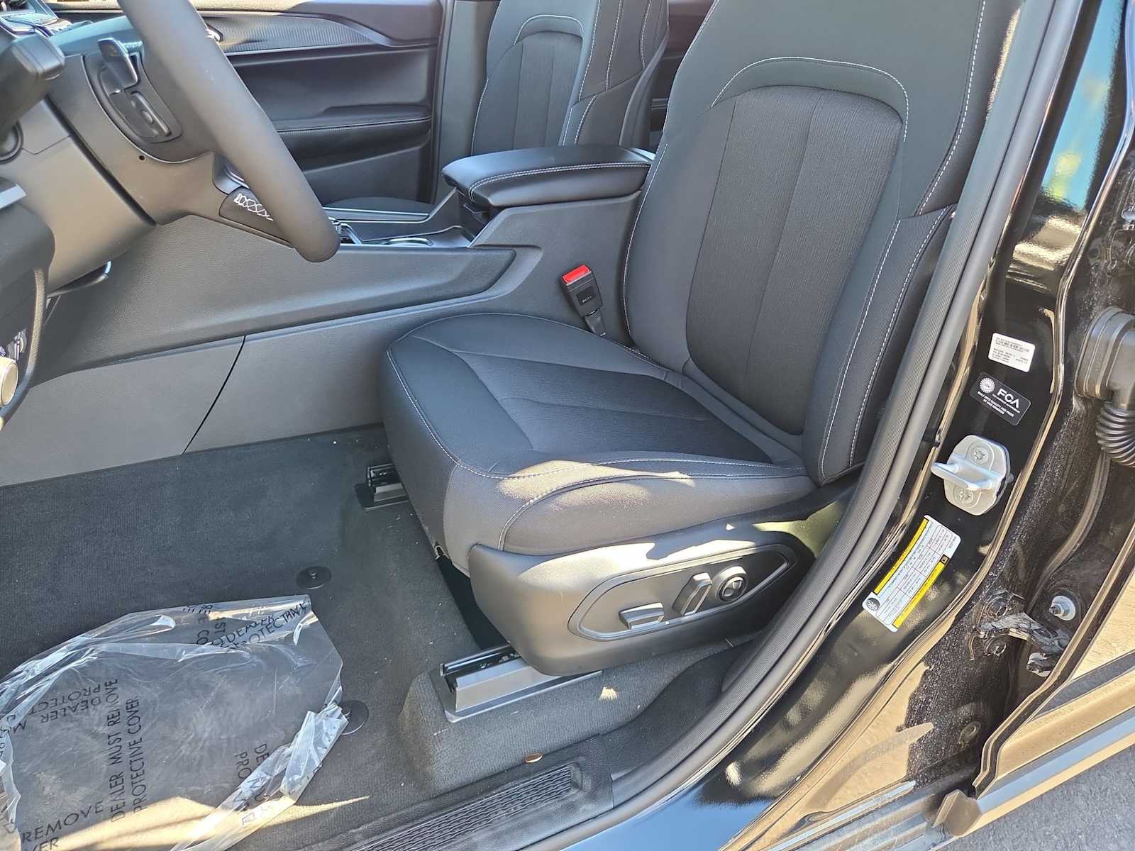 Thumbnail: 2025 Jeep Grand Cherokee - 15