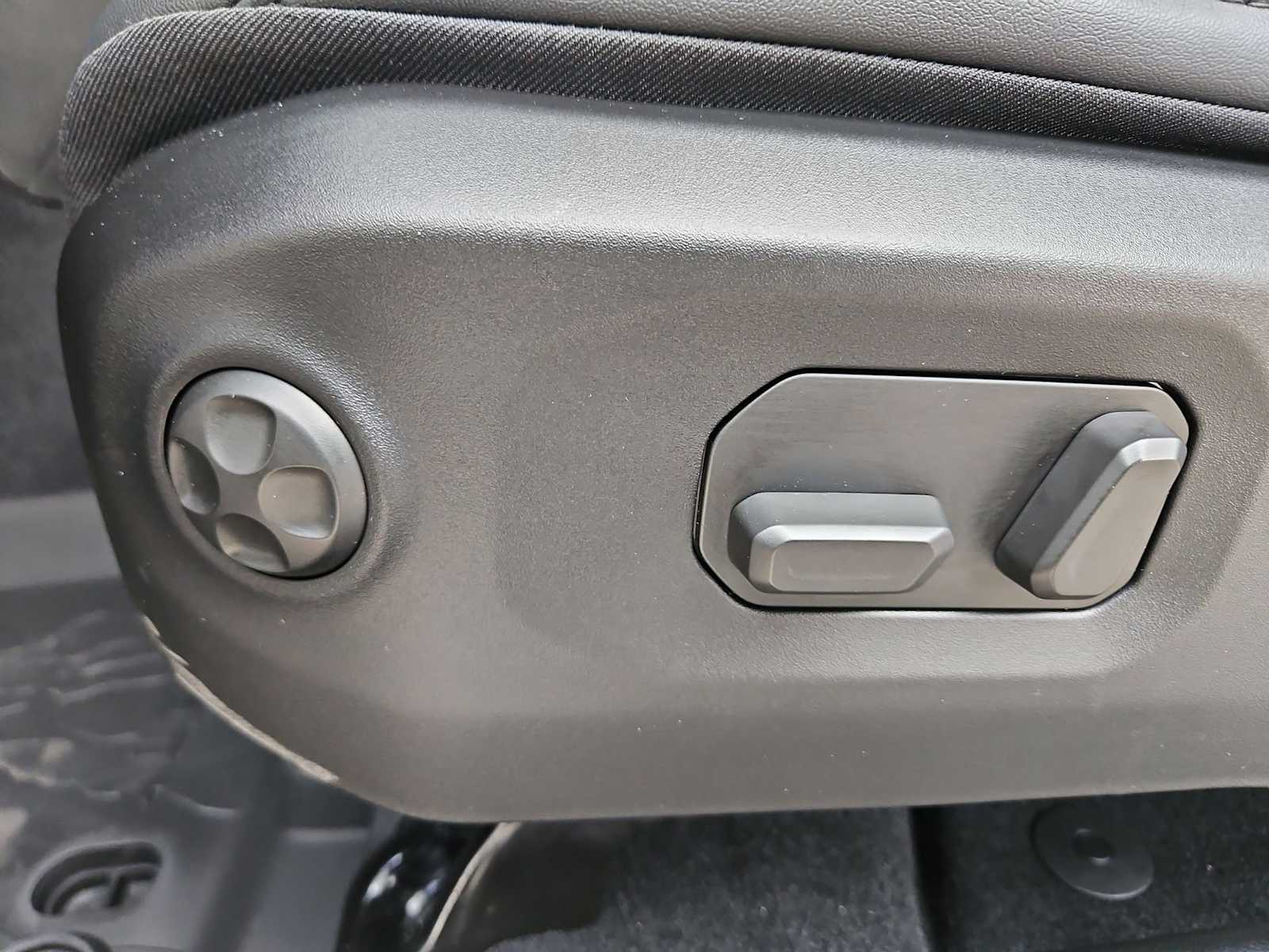 Thumbnail: 2026 Jeep Wrangler - 17