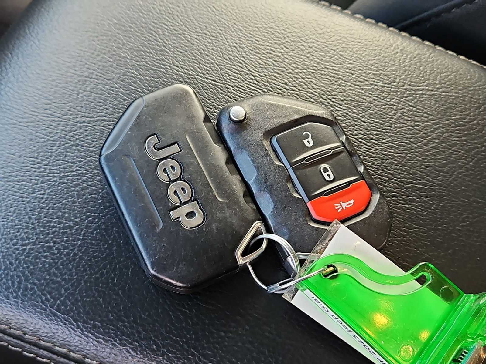 Thumbnail: 2023 Jeep Gladiator - 33