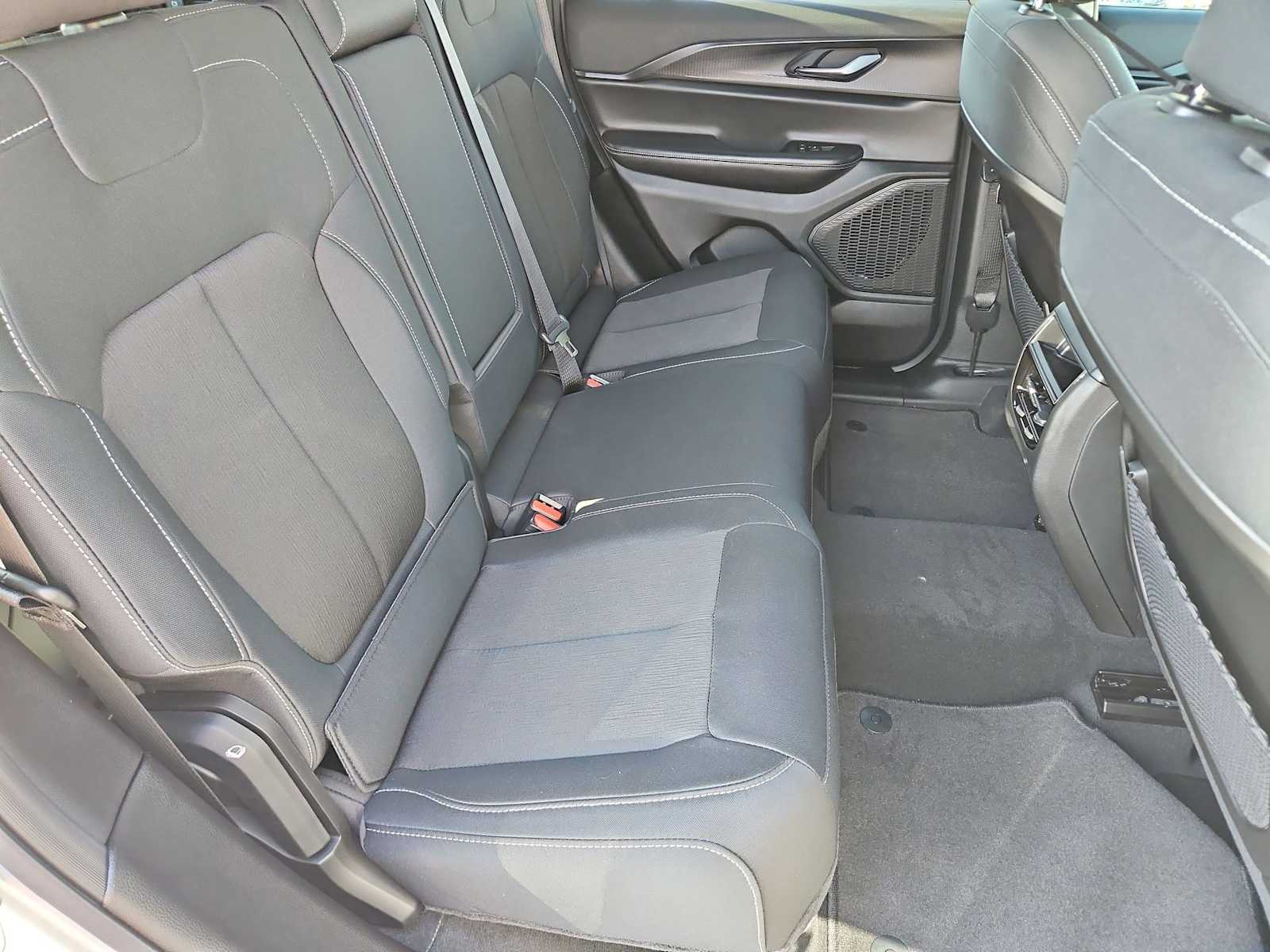 Thumbnail: 2026 Jeep Grand Cherokee - 21