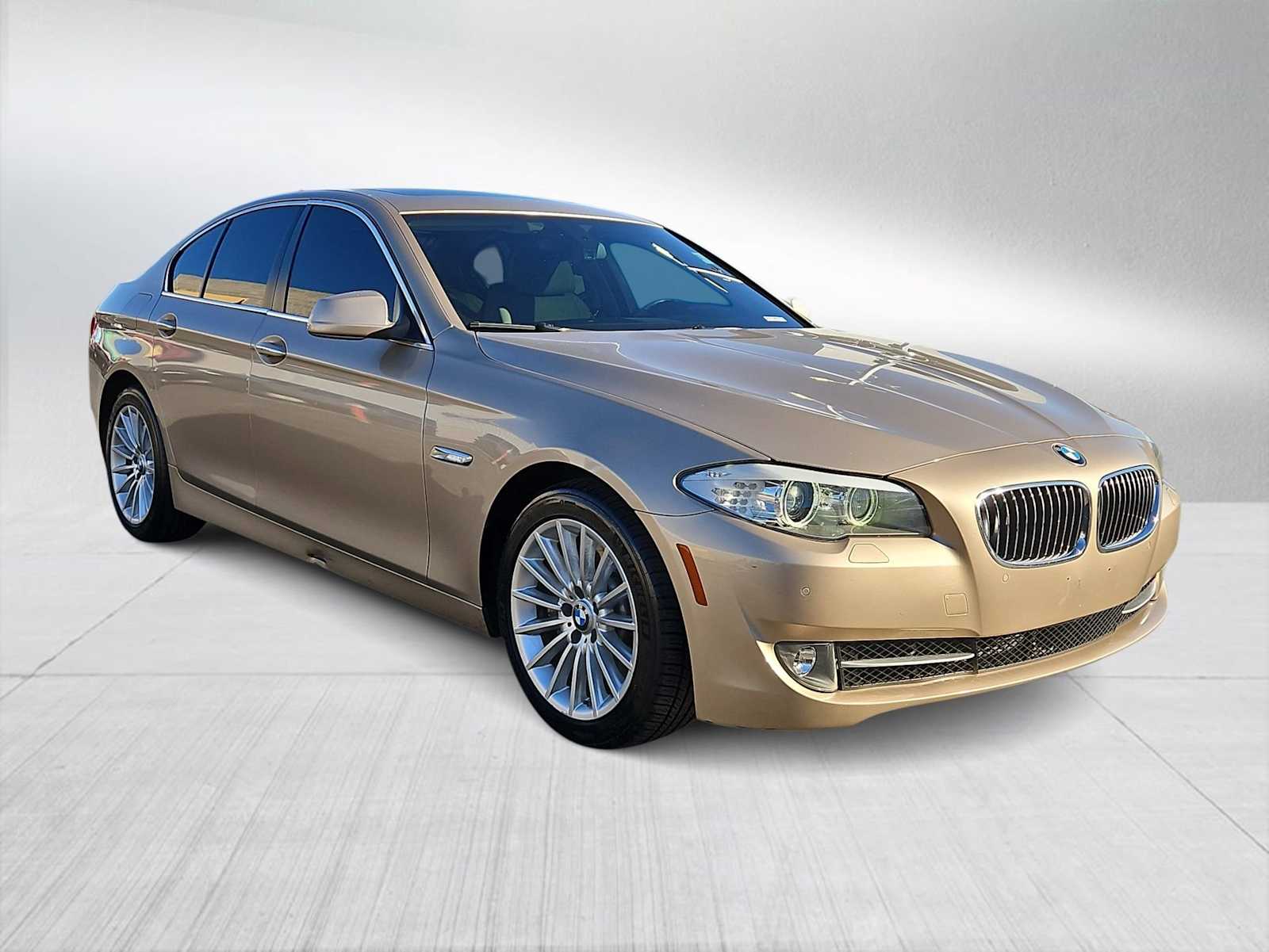 Thumbnail: 2013 BMW 5 Series - 2