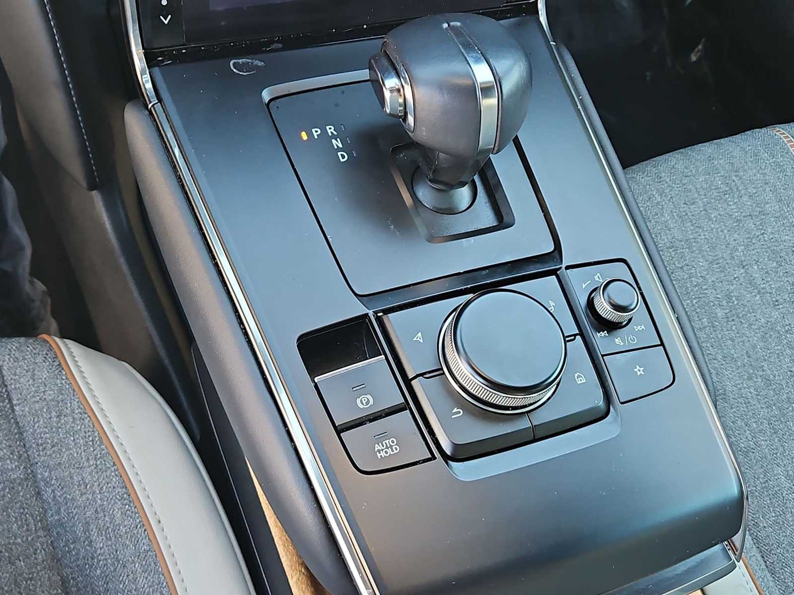 Thumbnail: 2022 Mazda MX-30 - 32