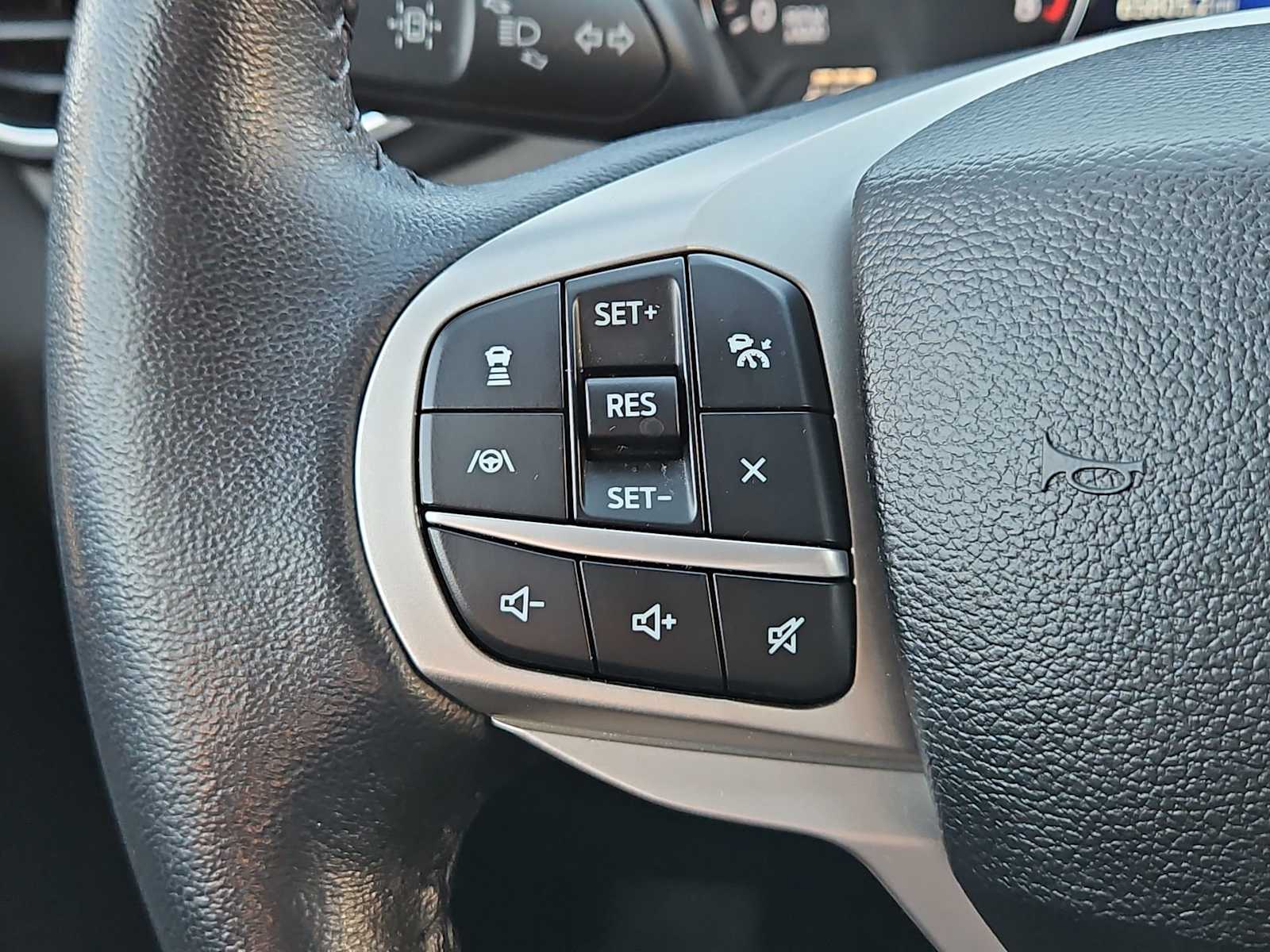 Thumbnail: 2022 Ford Explorer - 25
