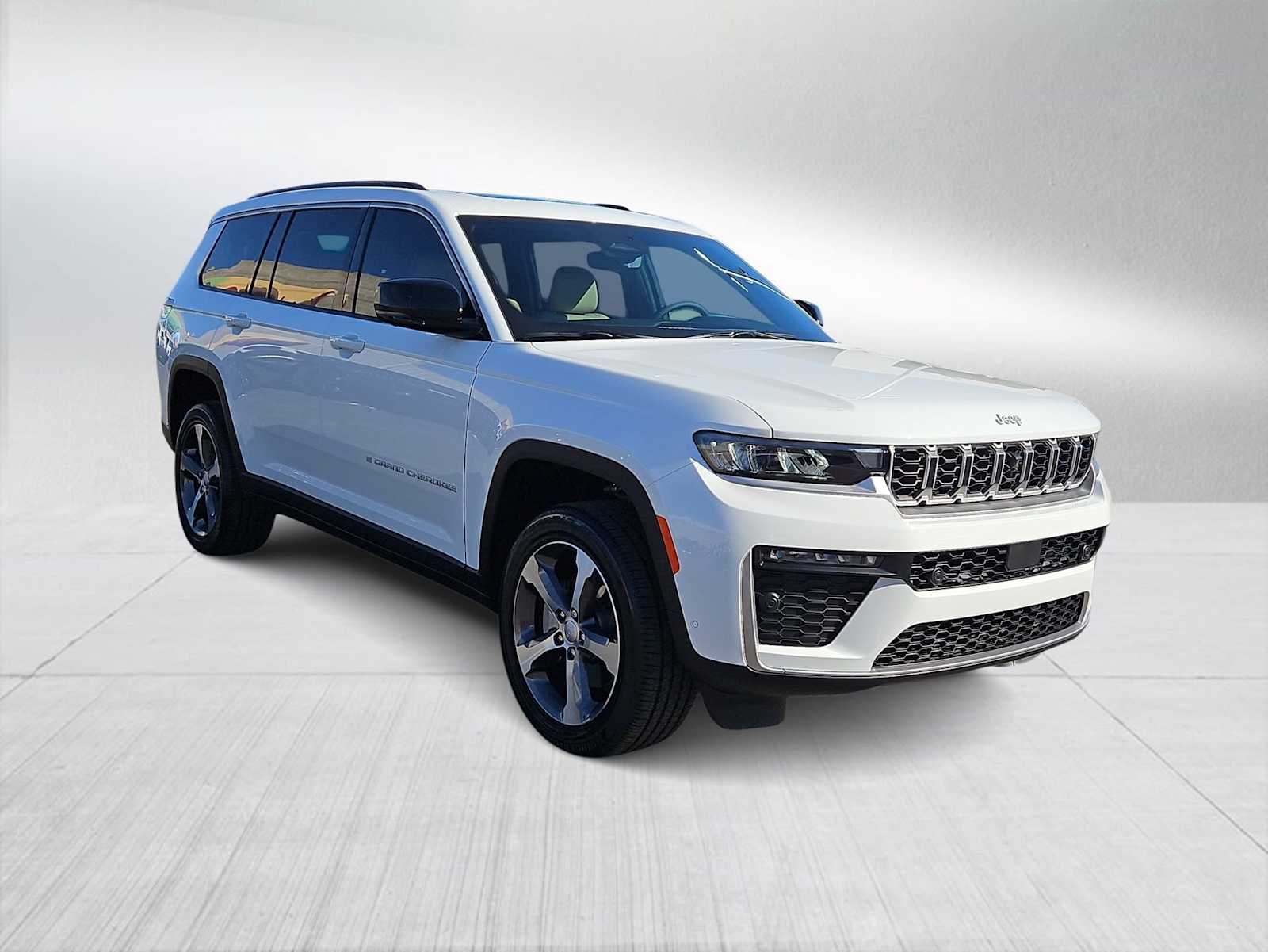 Thumbnail: 2026 Jeep Grand Cherokee L - 2