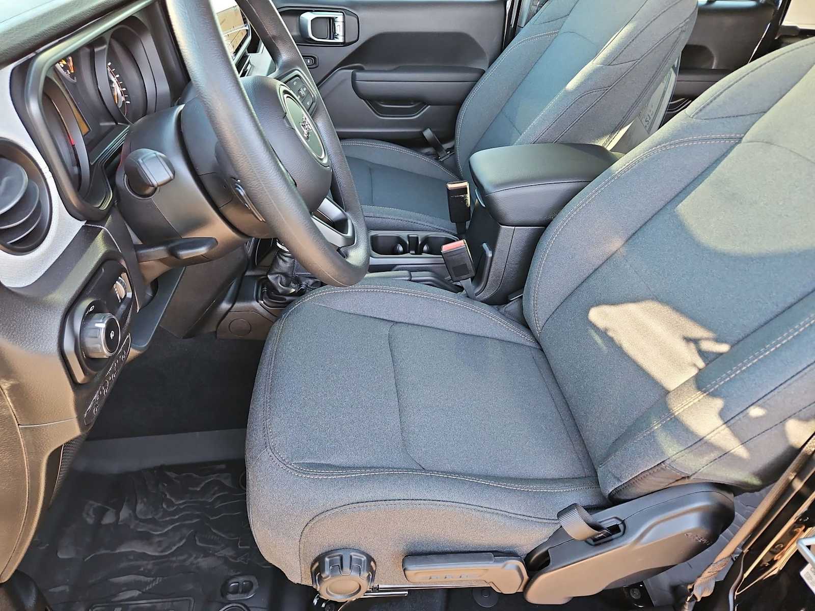 Thumbnail: 2026 Jeep Wrangler - 16