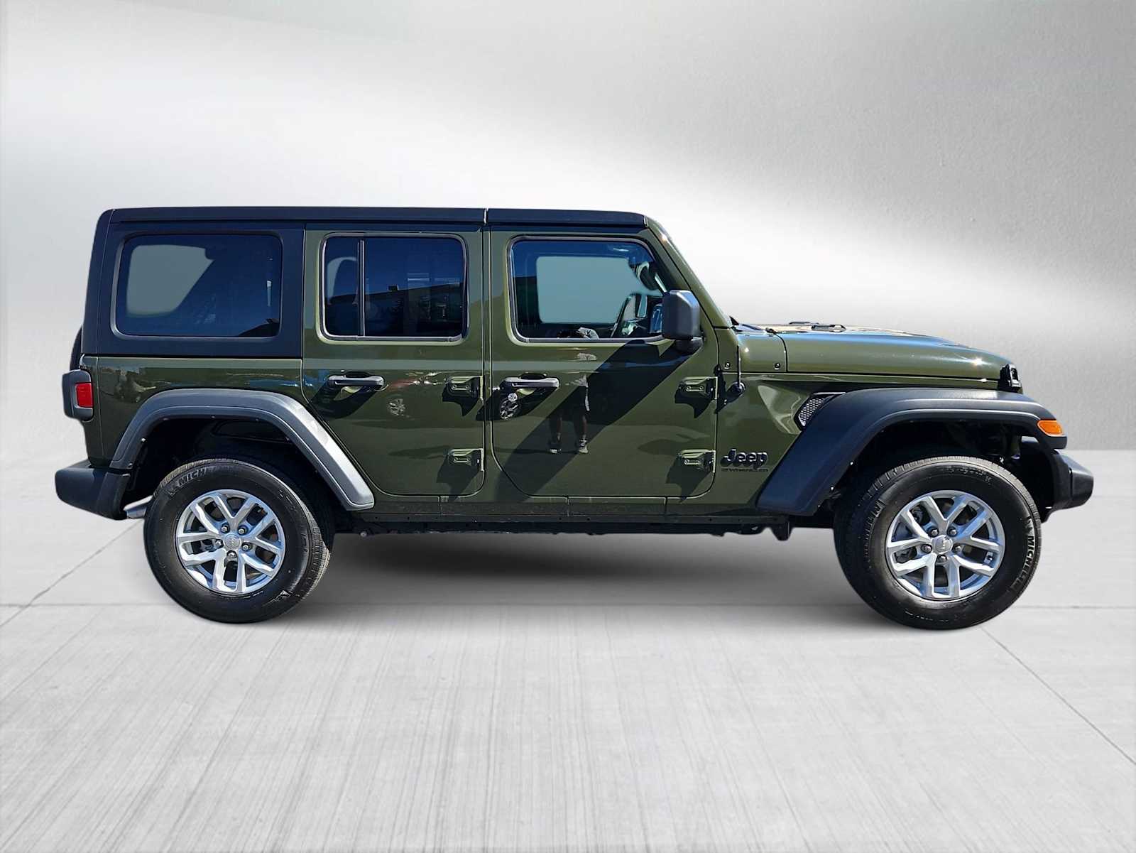 Thumbnail: 2023 Jeep Wrangler - 9