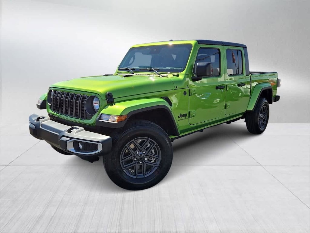 New 2025 Jeep Gladiator Sport S Pickup