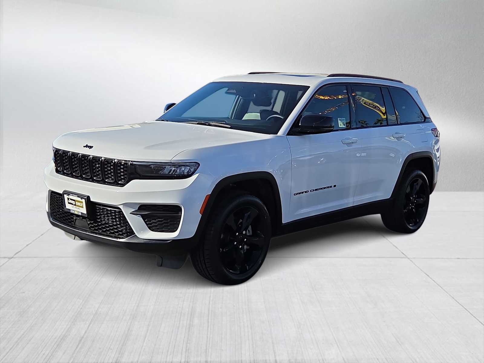 2023 Jeep Grand Cherokee Altitude X photo 2