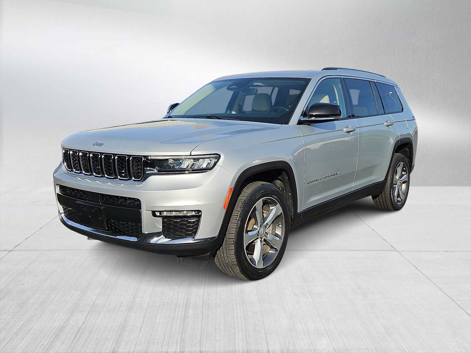 Thumbnail: 2021 Jeep Grand Cherokee L - 4