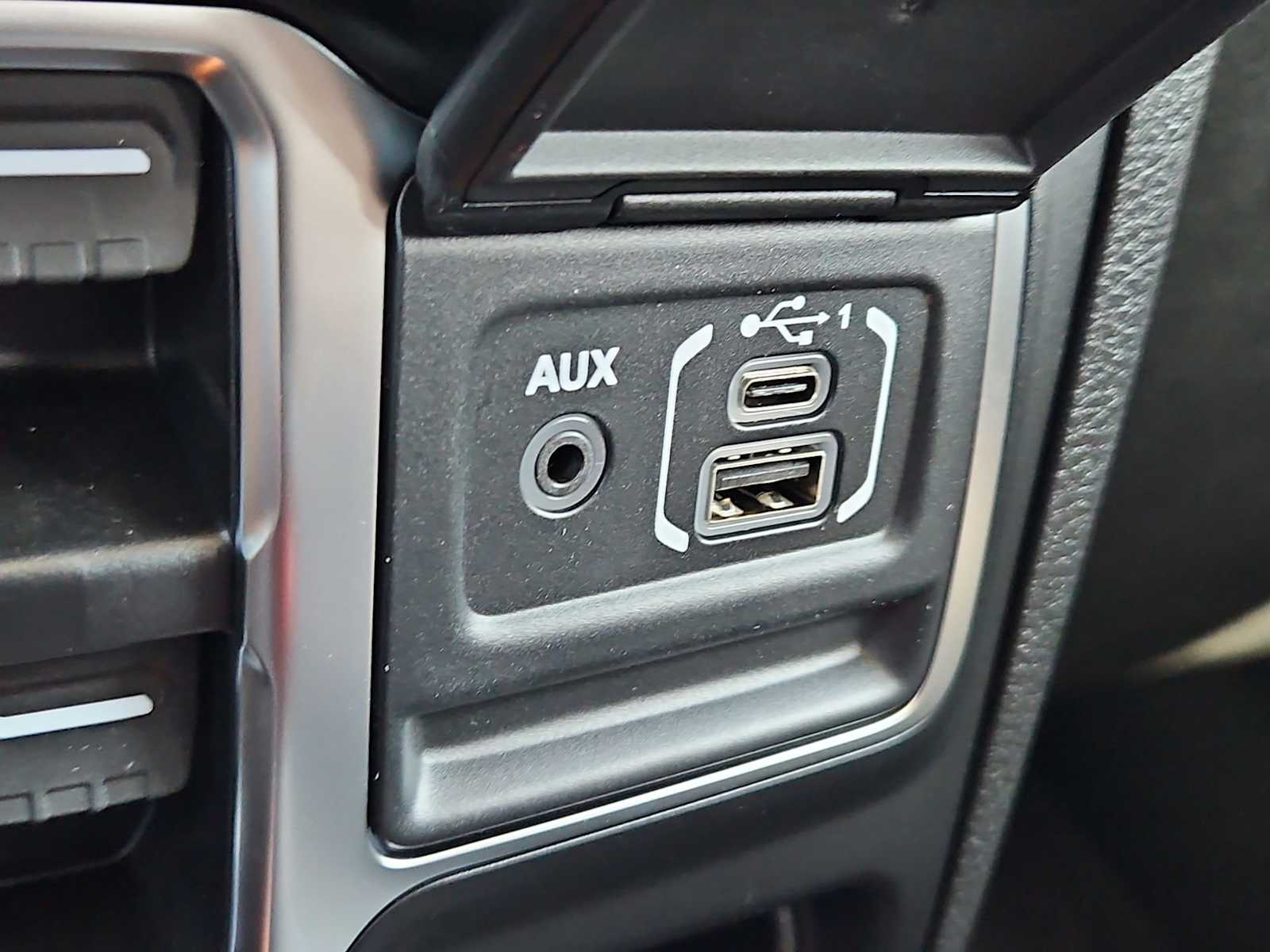 Thumbnail: 2025 Jeep Gladiator - 27